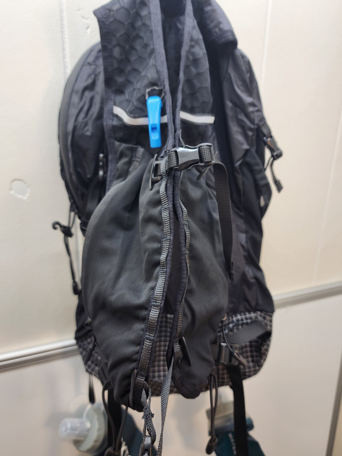 Backpack With Hydration 2 Bottles Black Compact