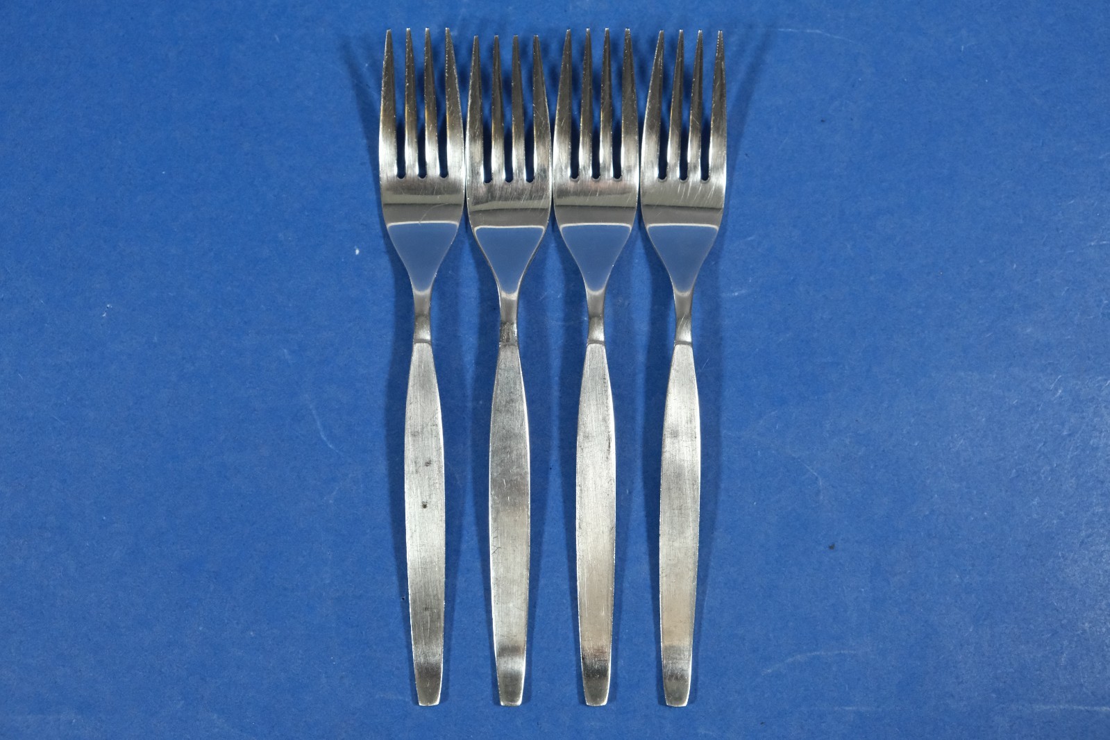 4 x Oneida Community Frostfire Stainless Forks 7 ¼”