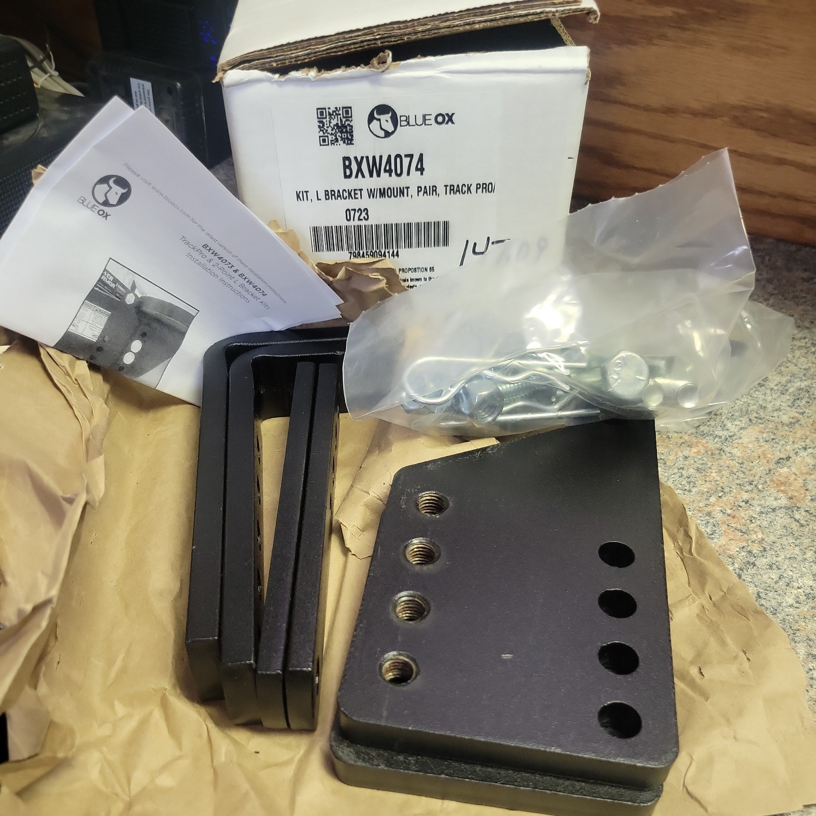 Blue Ox BXW4074 Hardware Kit. L Brackets W/Mount For Trackpro HItch