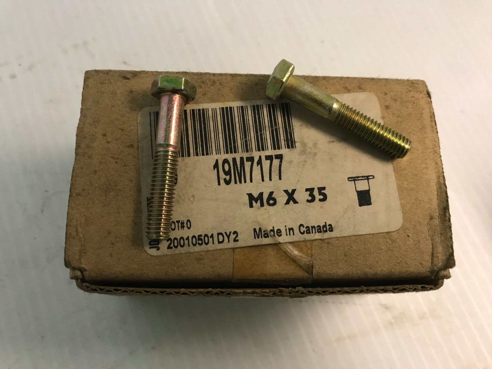 19M7177  GENUINE John Deere CAP SCREW BOLT  QTY of 2  Replaces J900632 & M200632