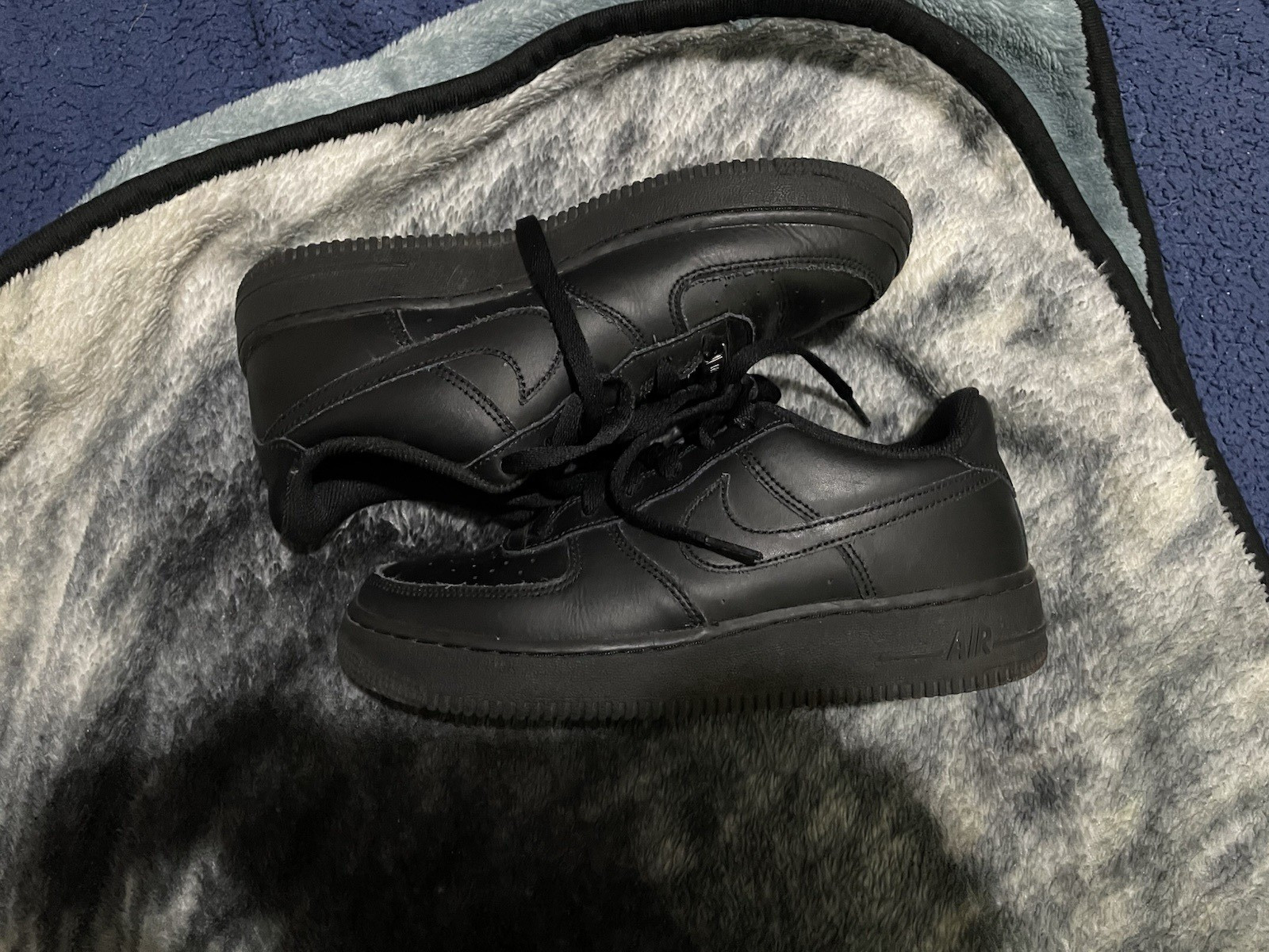 Nike Air Force 1 Low Men's Black Low Top Lace-Up Athletic Sneakers