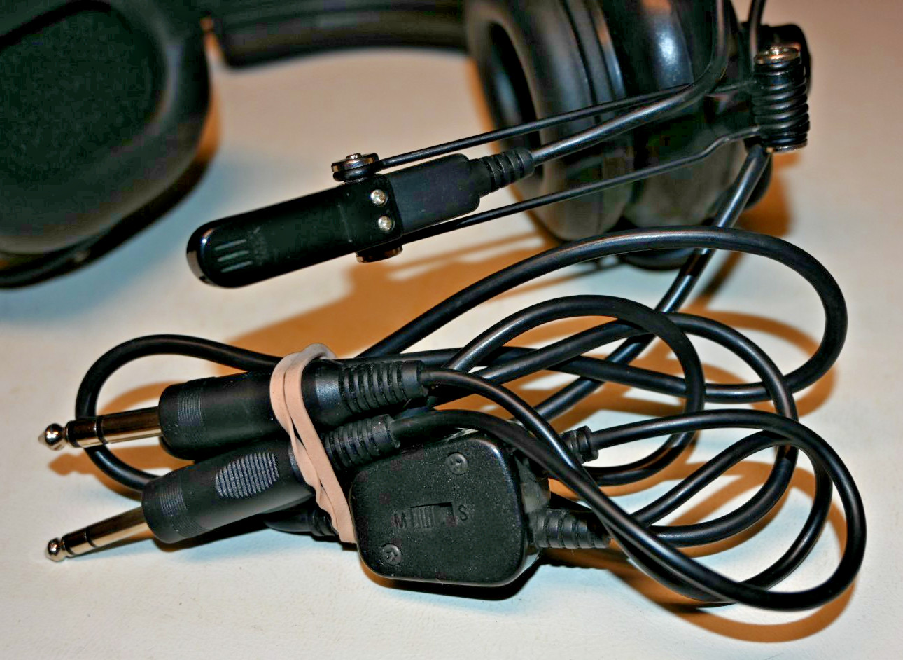 Flightcom Aviation Headset with Sonetics A-7A Microphone Pre-Owned