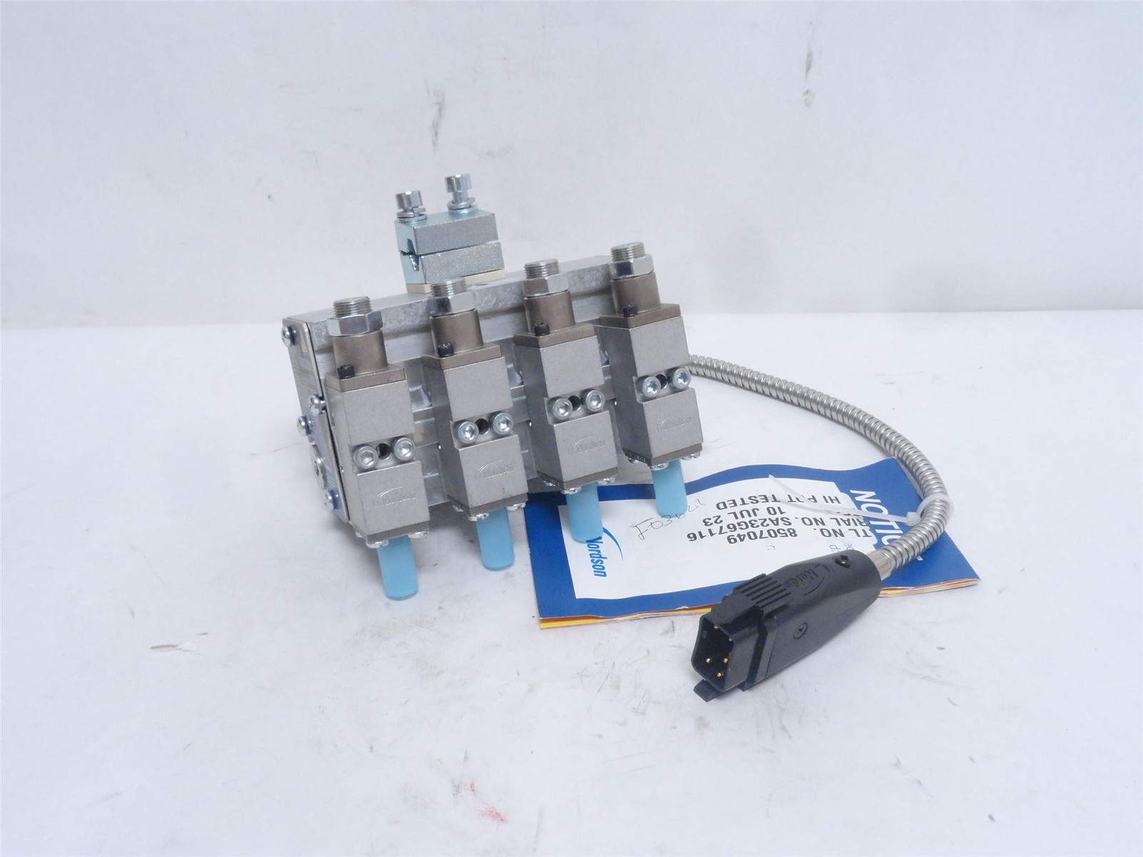 246724 New-No Box; Nordson 8507049 Hot Melt Glue Gun; 4-Tip; 240VAC; 300 Watts
