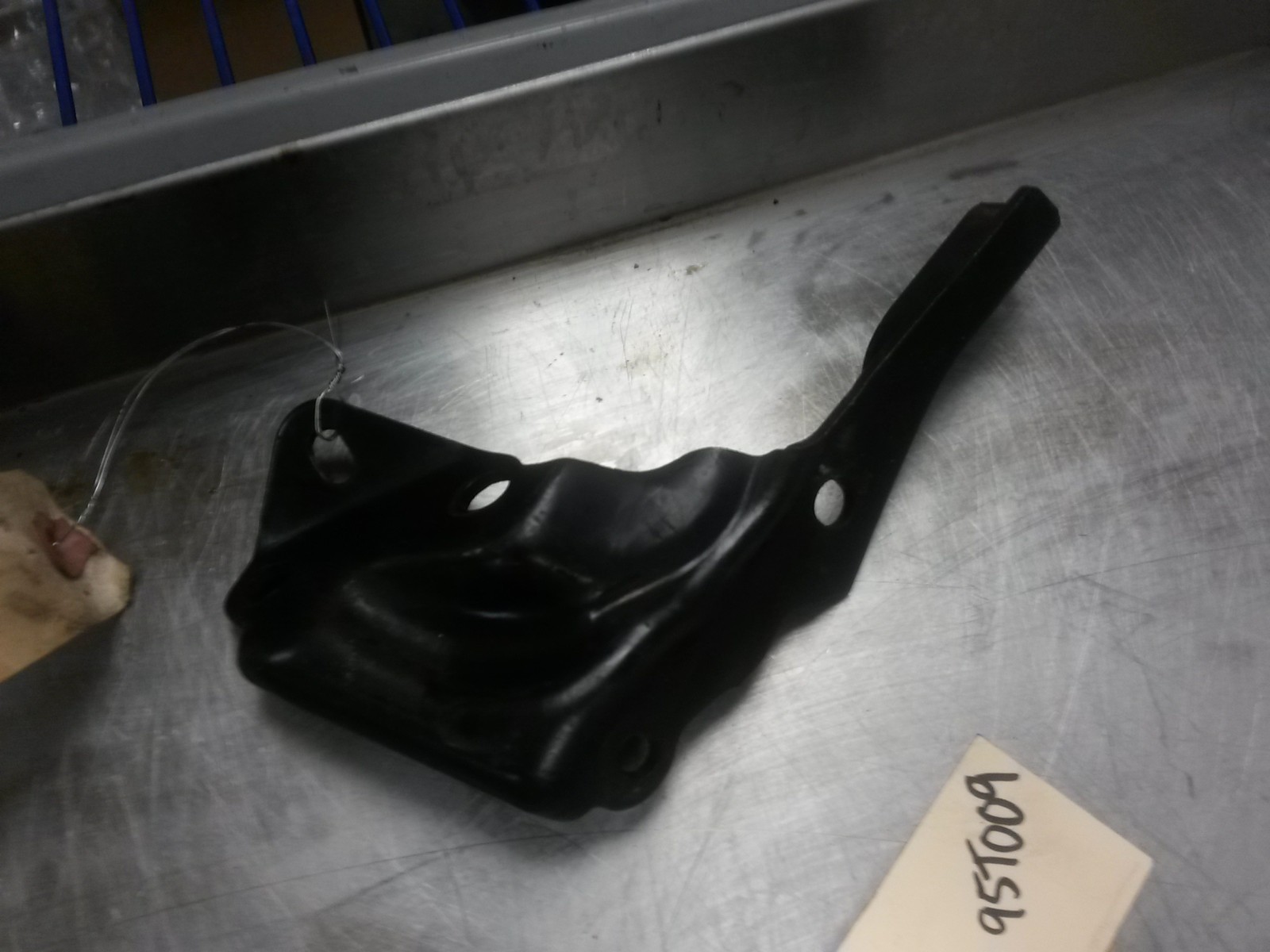 Intake Manifold Support Bracket For 14-16 Jeep Cherokee  2.4