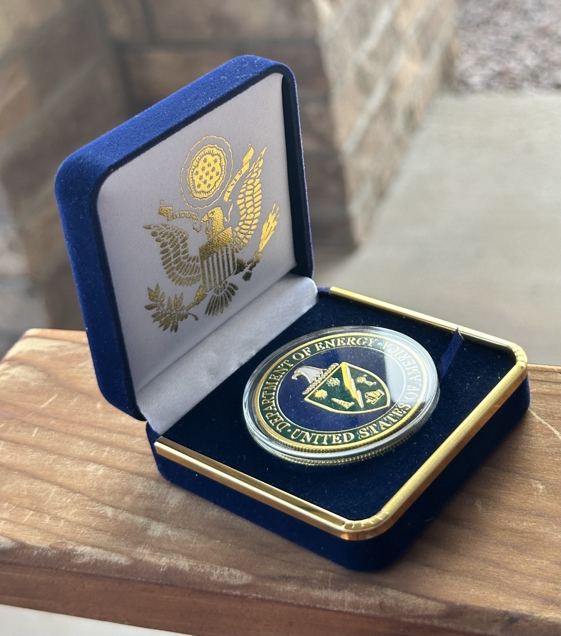 U.S. Department of Energy DOE Challenge Coin in Blue Velvet Case ·NEW· ·IN STOCK