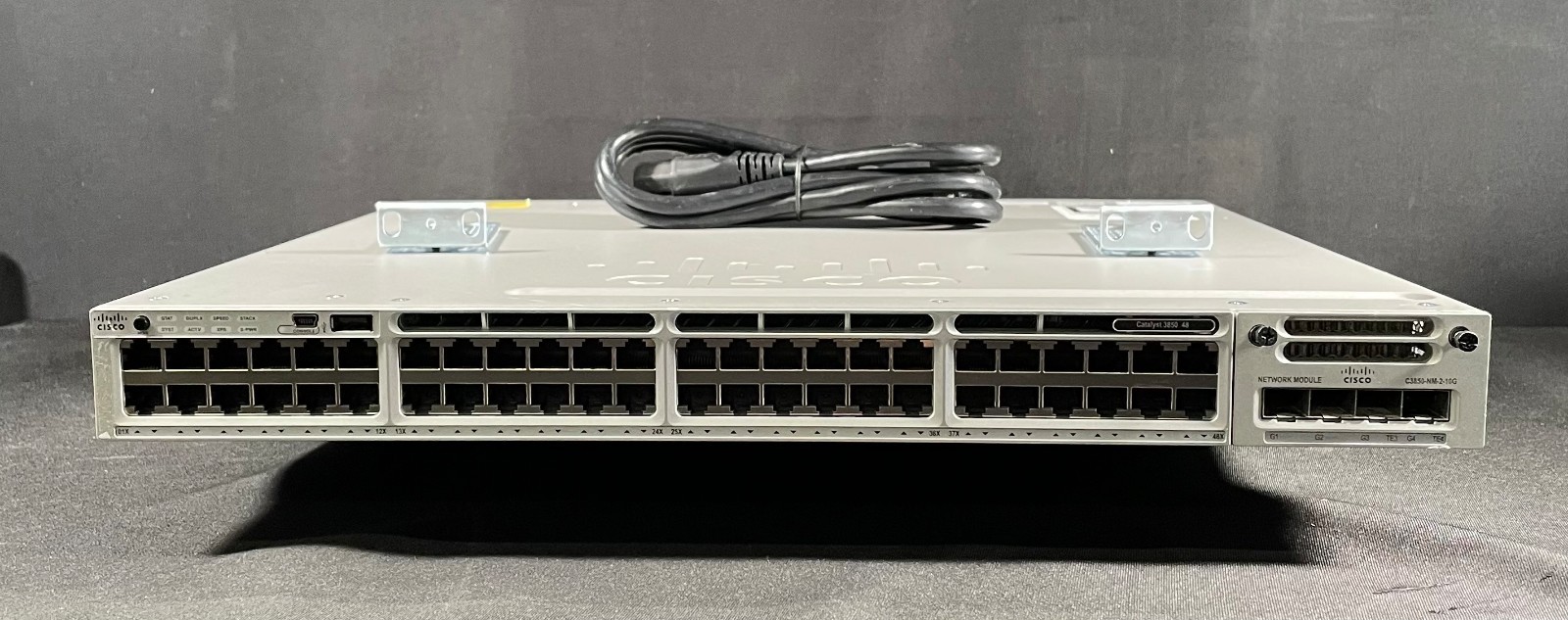 Cisco WS-C3850-48T-S 48Port Gigabit IP Base Switch w/C3850-NM-2-10G Module