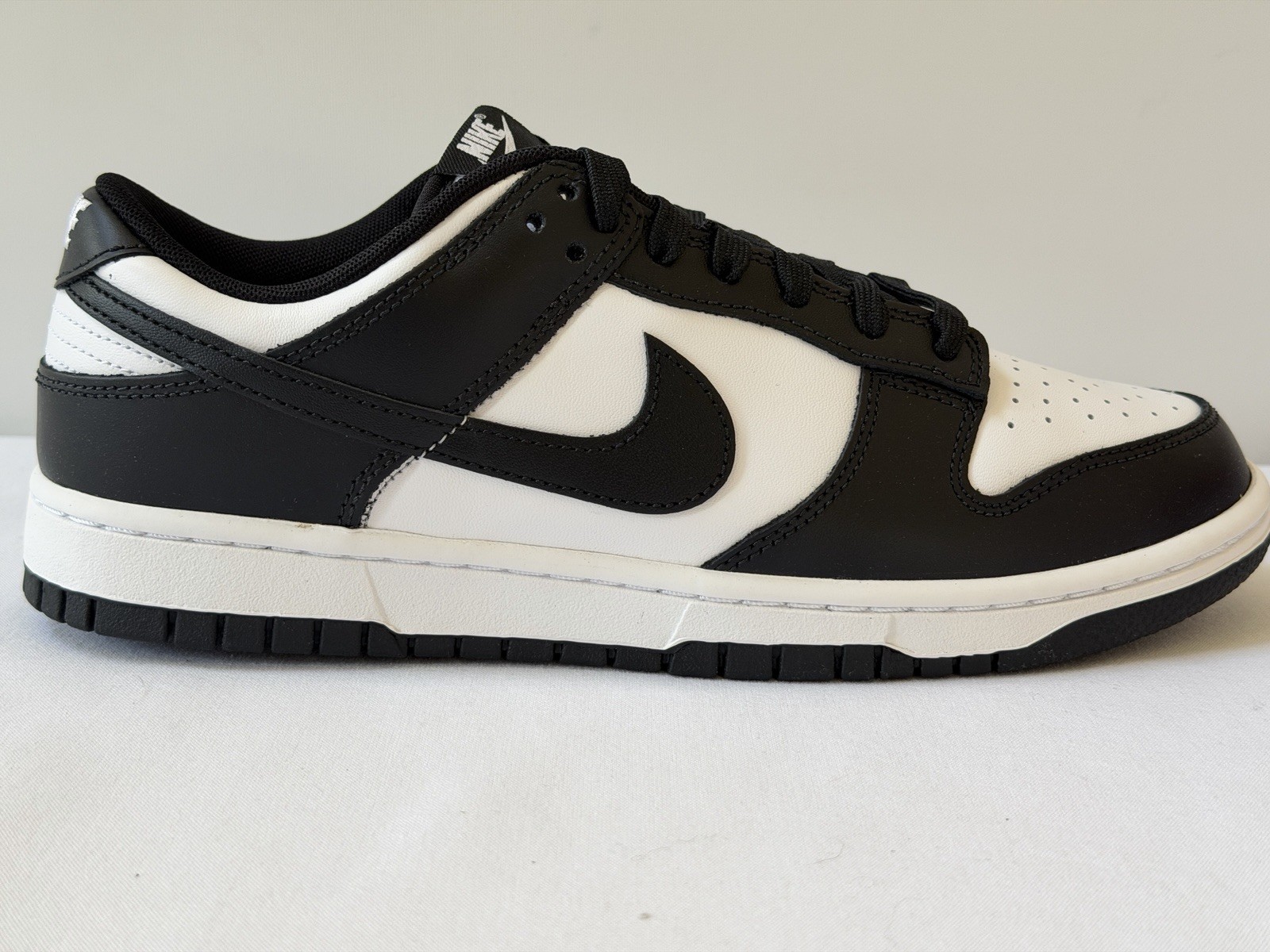 NEW NIKE DUNK LOW RETRO PANDA SZ 10.5 Sneakers Shoes Men's in WHITE BLACK 1391