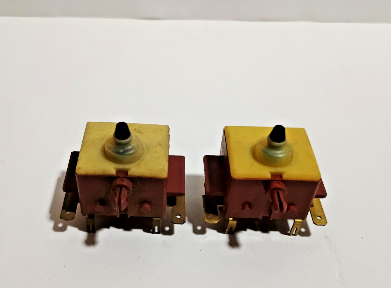 Lot of 2 Milwaukee Switches Model 1246.33218 Amp 250 VAC 125V AC/DC - FAST SHIP!