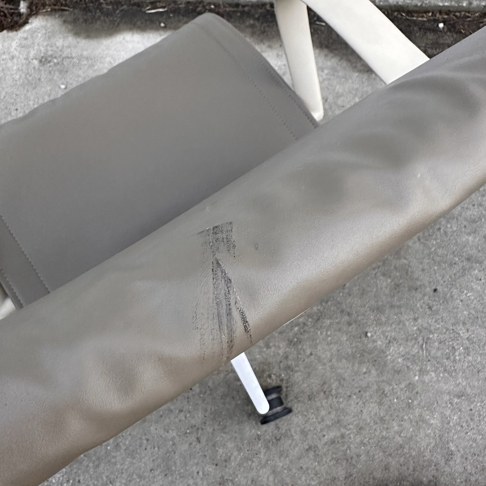 HERMAN MILLER Setu Tan Office Desk Chairs w/ Arm Rests
