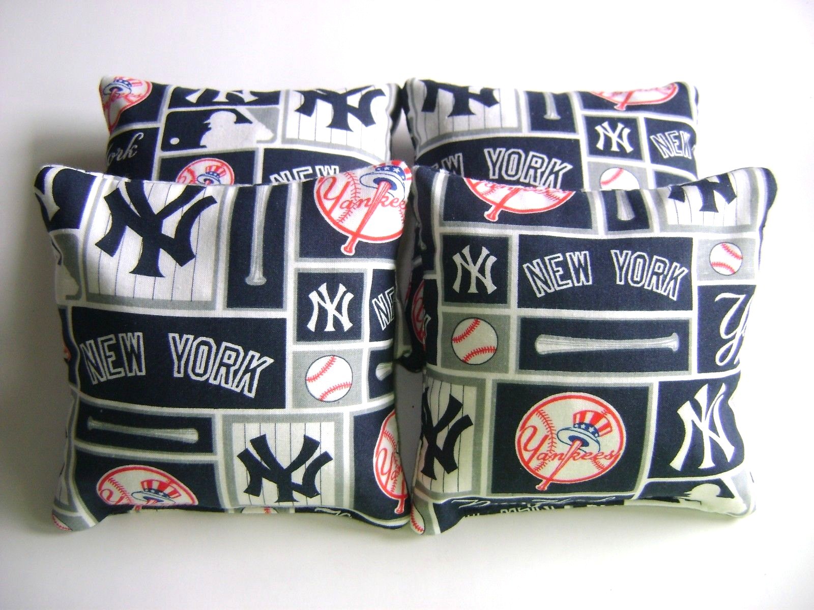 NEW YORK YANKEES CORNHOLE BEAN BAGS SET OF 4 TOP QUALITY REGULATION TOSS GAME