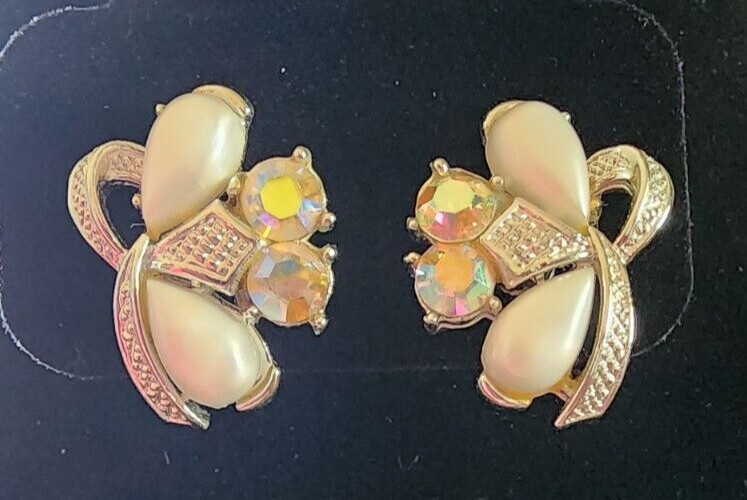 Vintage Coro Earrings Screw Back Silver Tone Faux Pearls Rhinestones