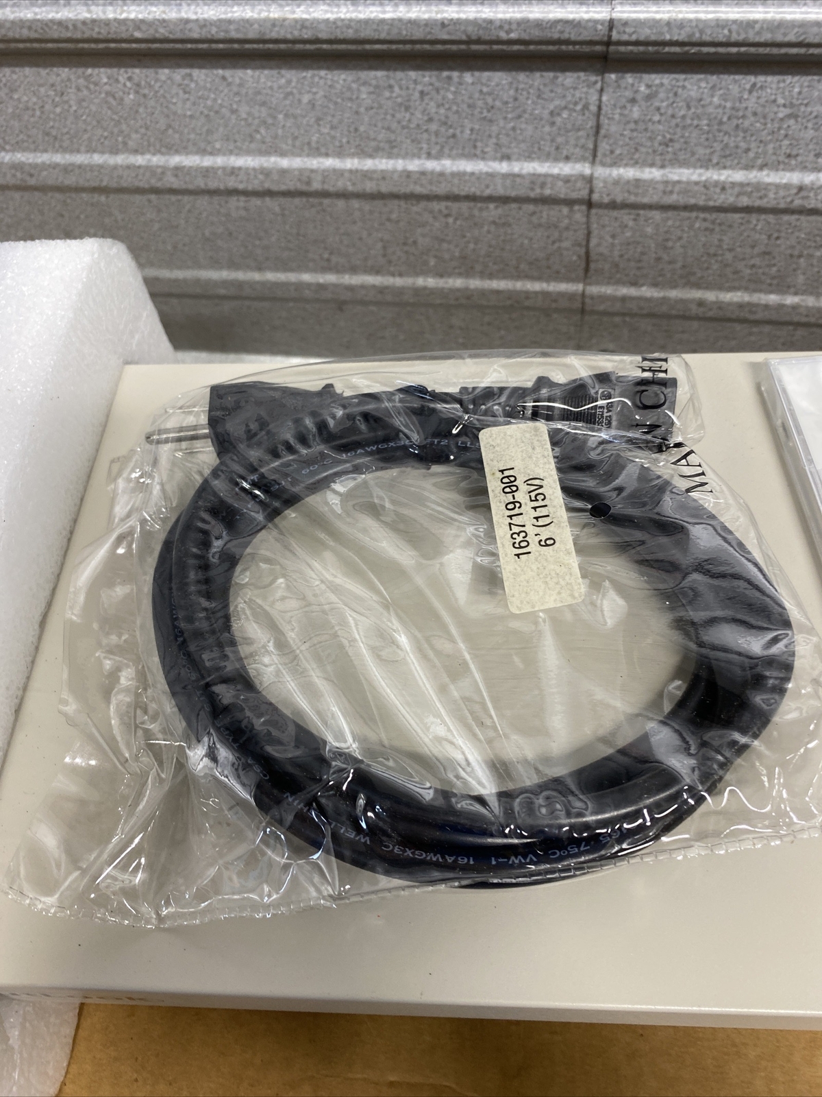 APEX Inc Outlook Model 180DX 8 Port KVM Switch Stackable