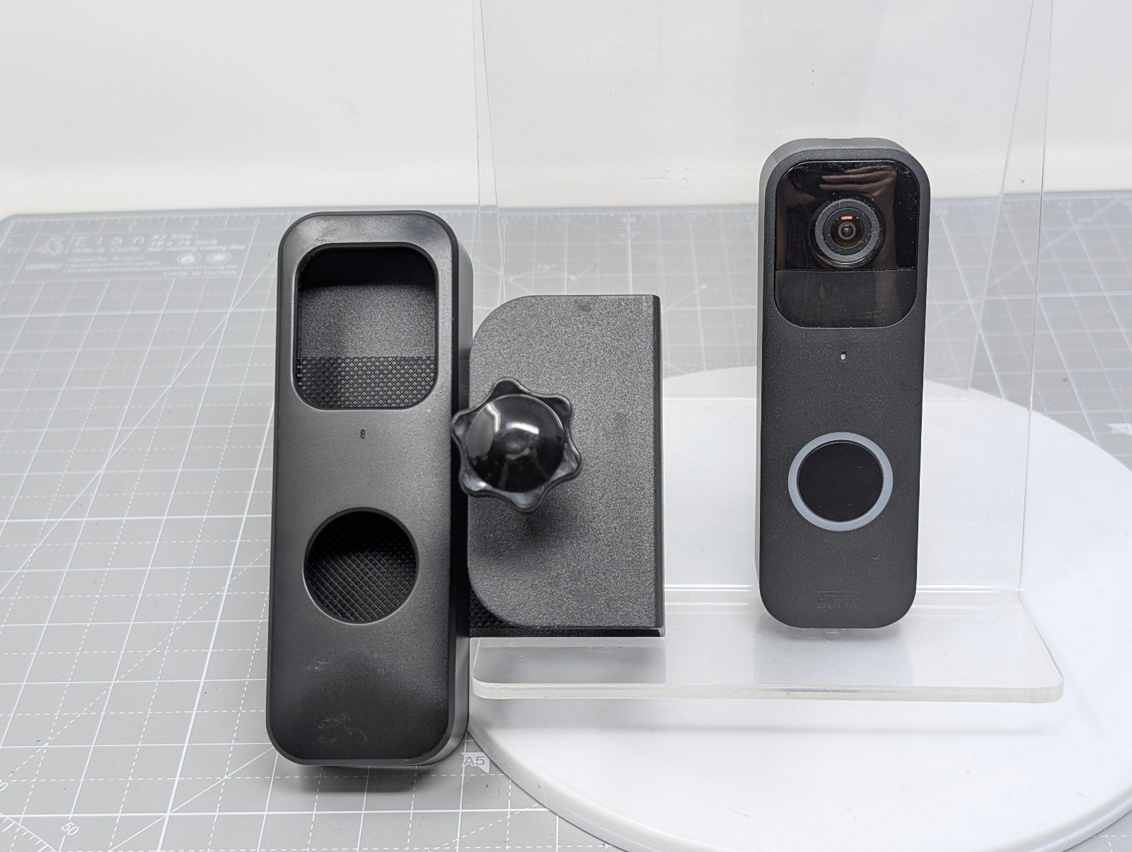 Blink 1st Generation Video Doorbell BDM00200U - Black  w/ Door Frame Mount WORKS