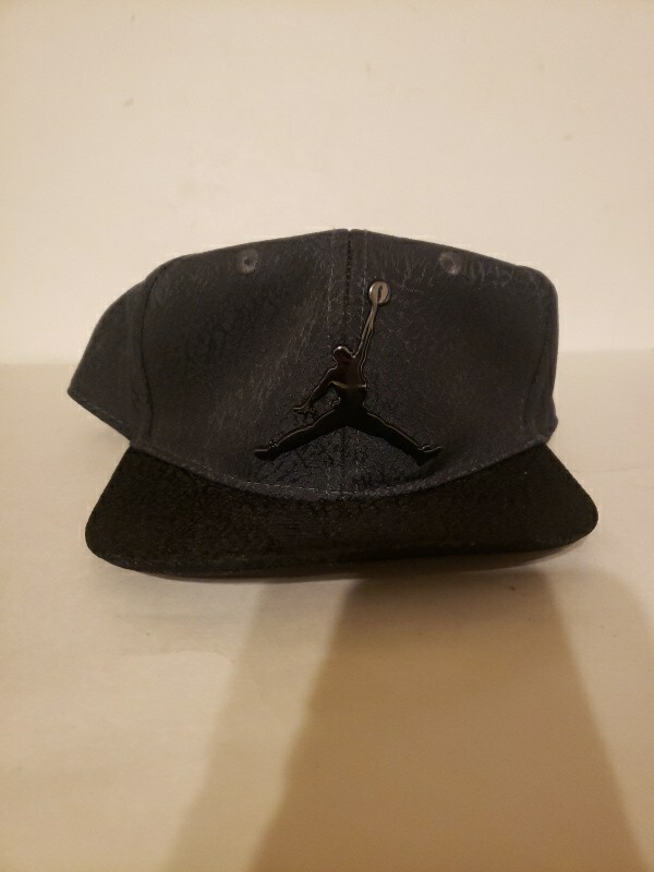 Jumpman Youth Snapback Hat Cap Black W/ Logo Basketball Sports Pre-owned