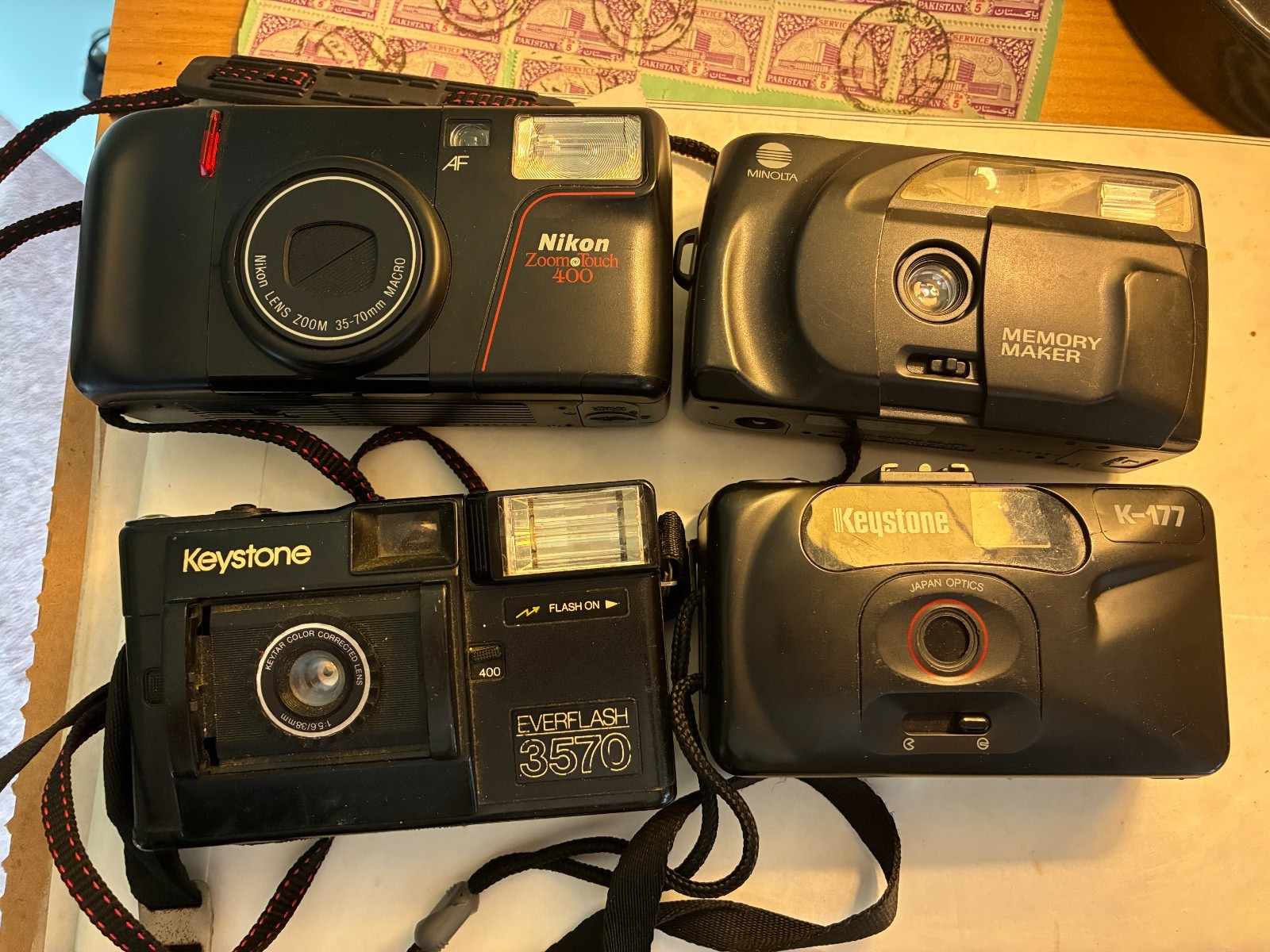 Nikon Zoom Touch 400, Minolta and two Keysone  cameras, all untested. Free Ship