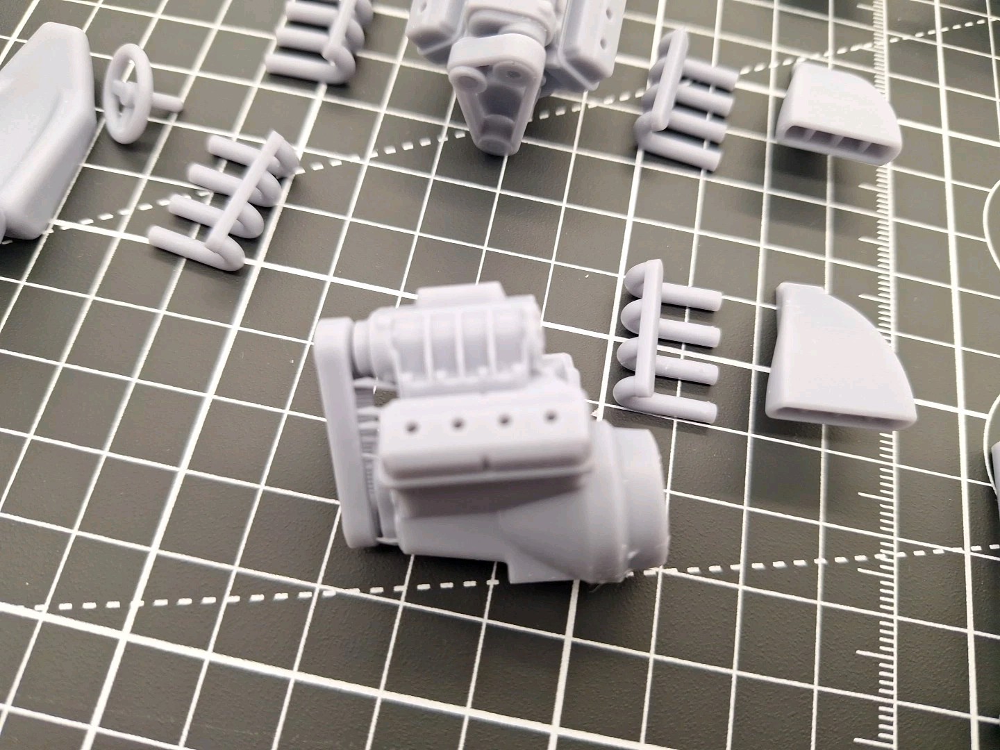3D Printed 1:25 Scale Pulling Tractor with 5 Engines Model Kit