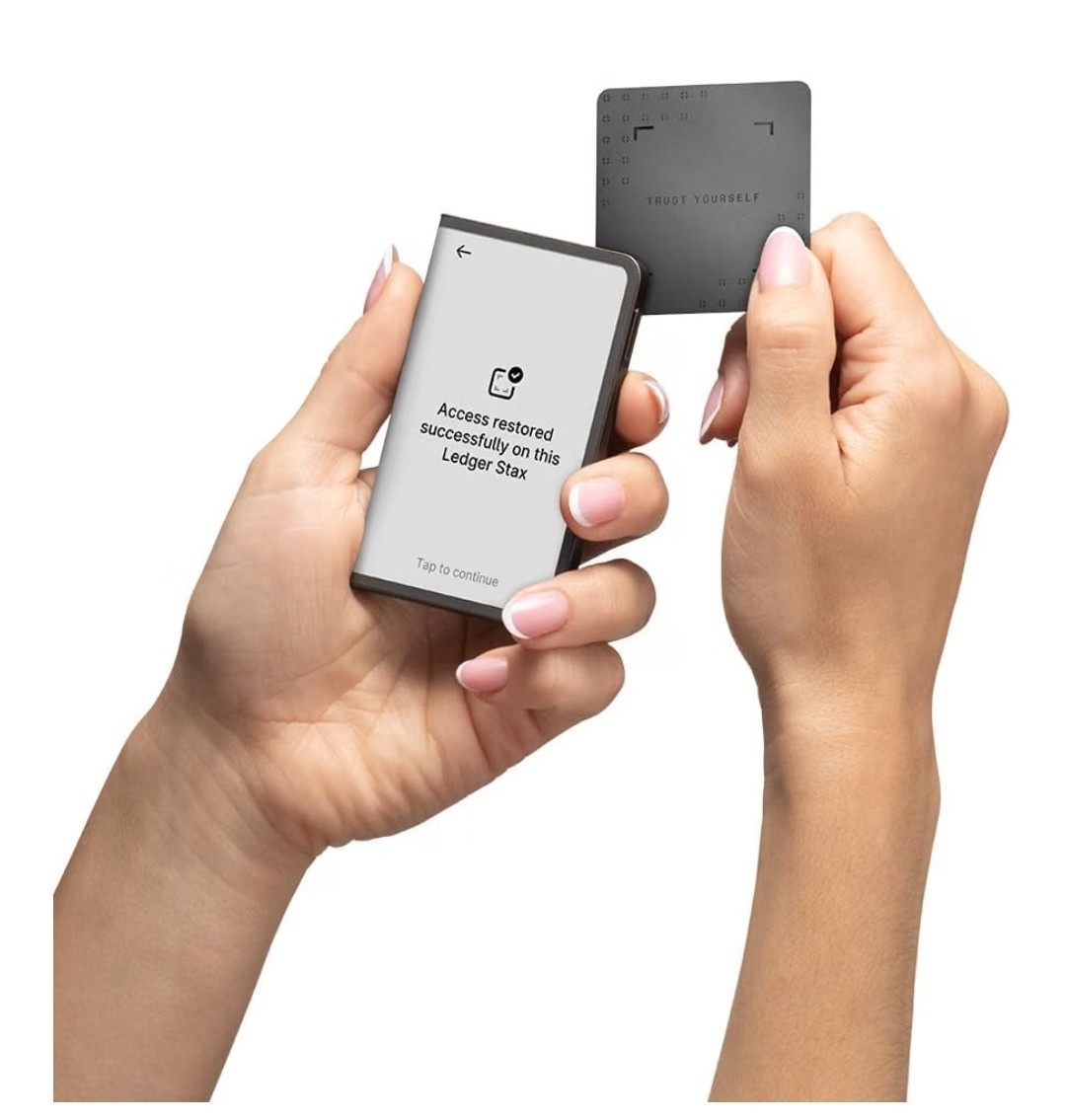 Ledger - Stax Crypto Hardware Wallet with Folio - Curved E Ink Touch Screen