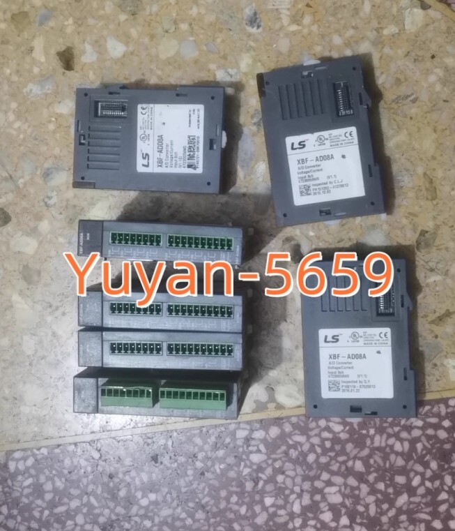 1 PC USED  GOOD    XBF-AD08A PLC Module #B1530H CL