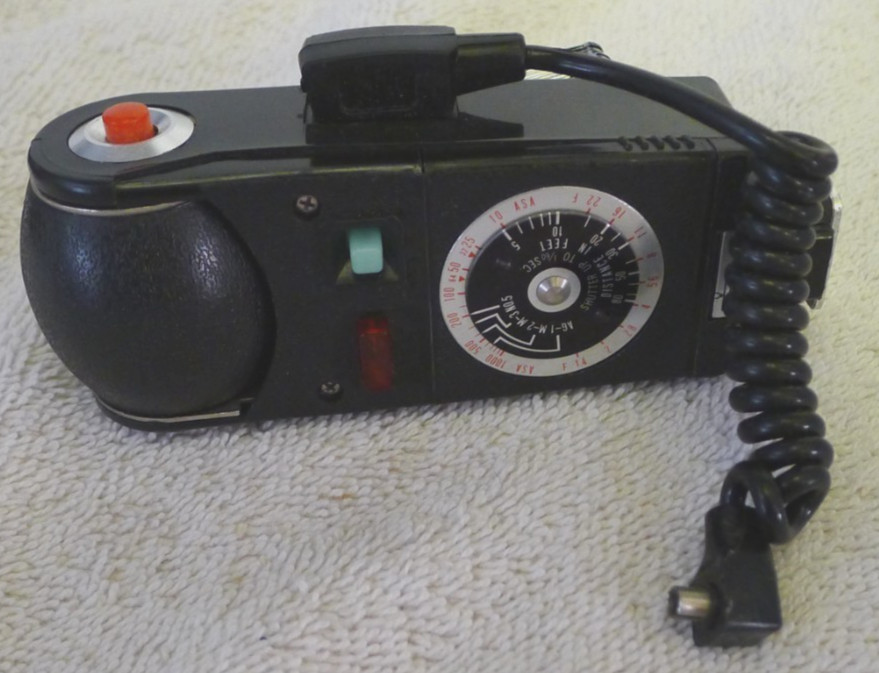 Focal K-mart Shoe Mount Camera Collapsable Fan Tilt Flash with Case & Cord