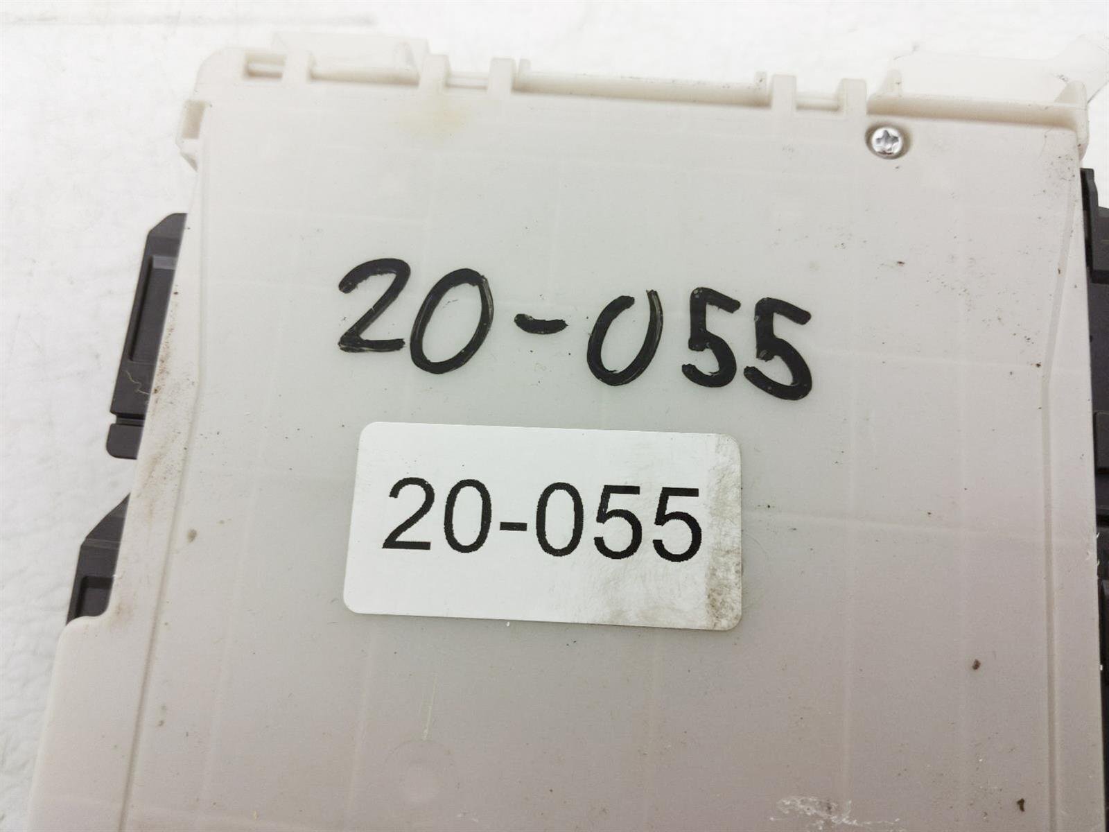 2018-2020 Toyota Prius Prime Multi Plex Network Computer Module Unit 89220-4Em50