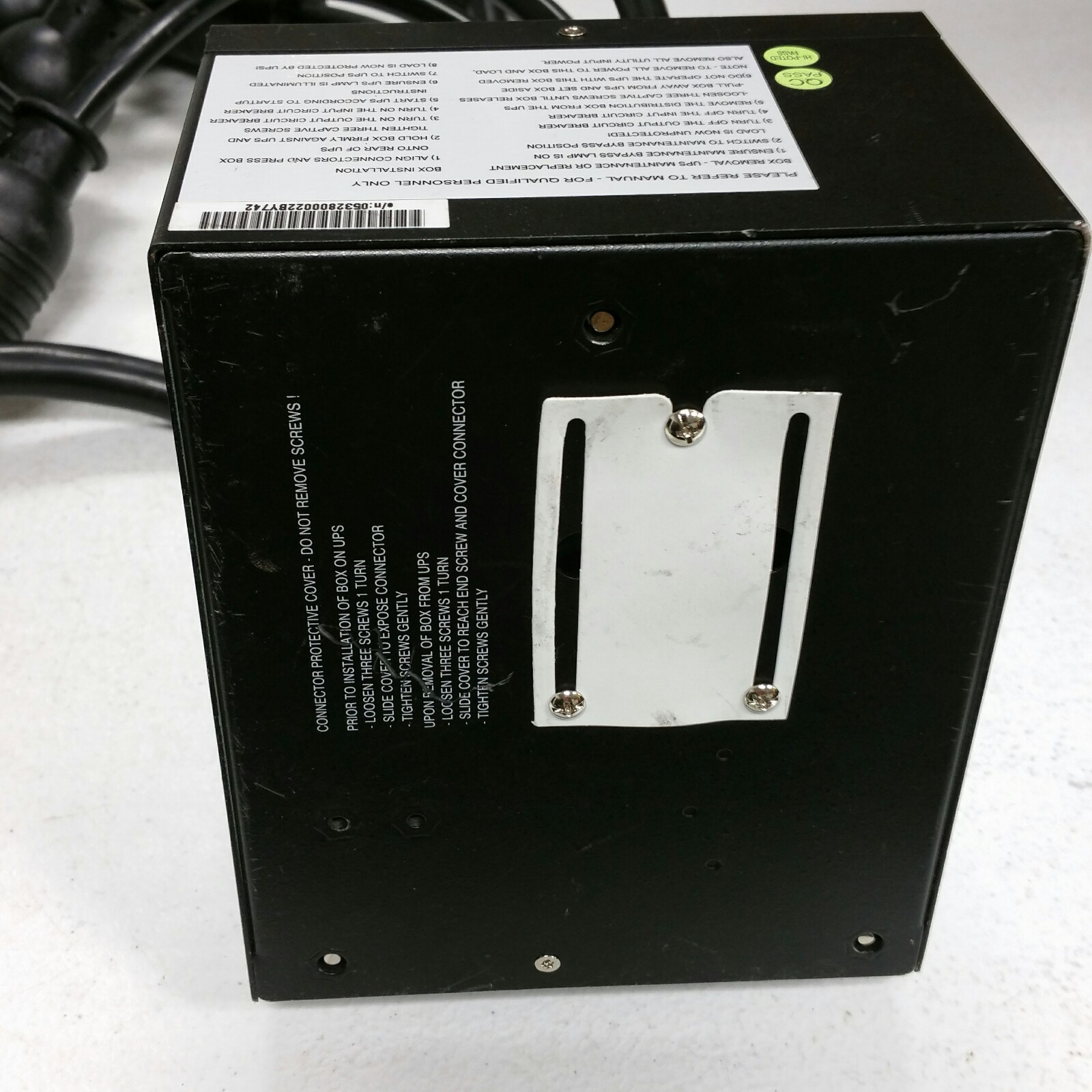 PD-006 UPS Maintenance Bypass Switch Box w/Circuit Breakers / Input breaker