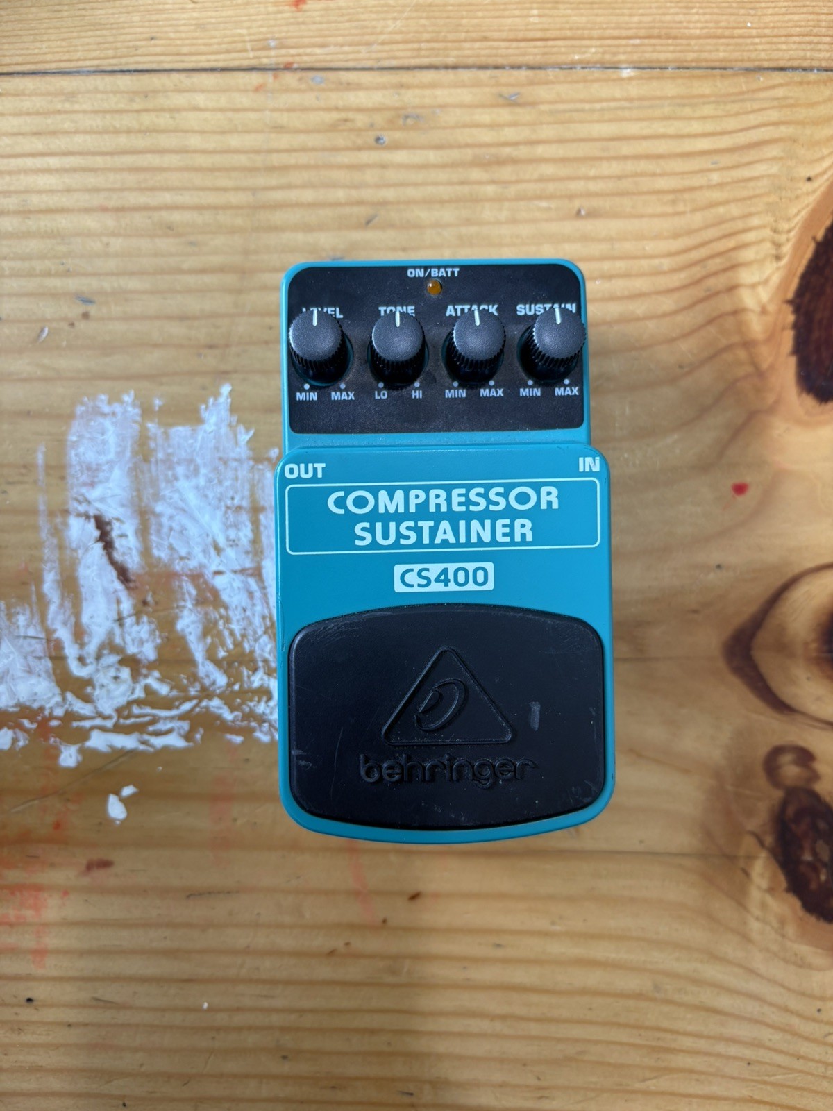 Behringer CS400 FOR PARTS/NOT WORKING