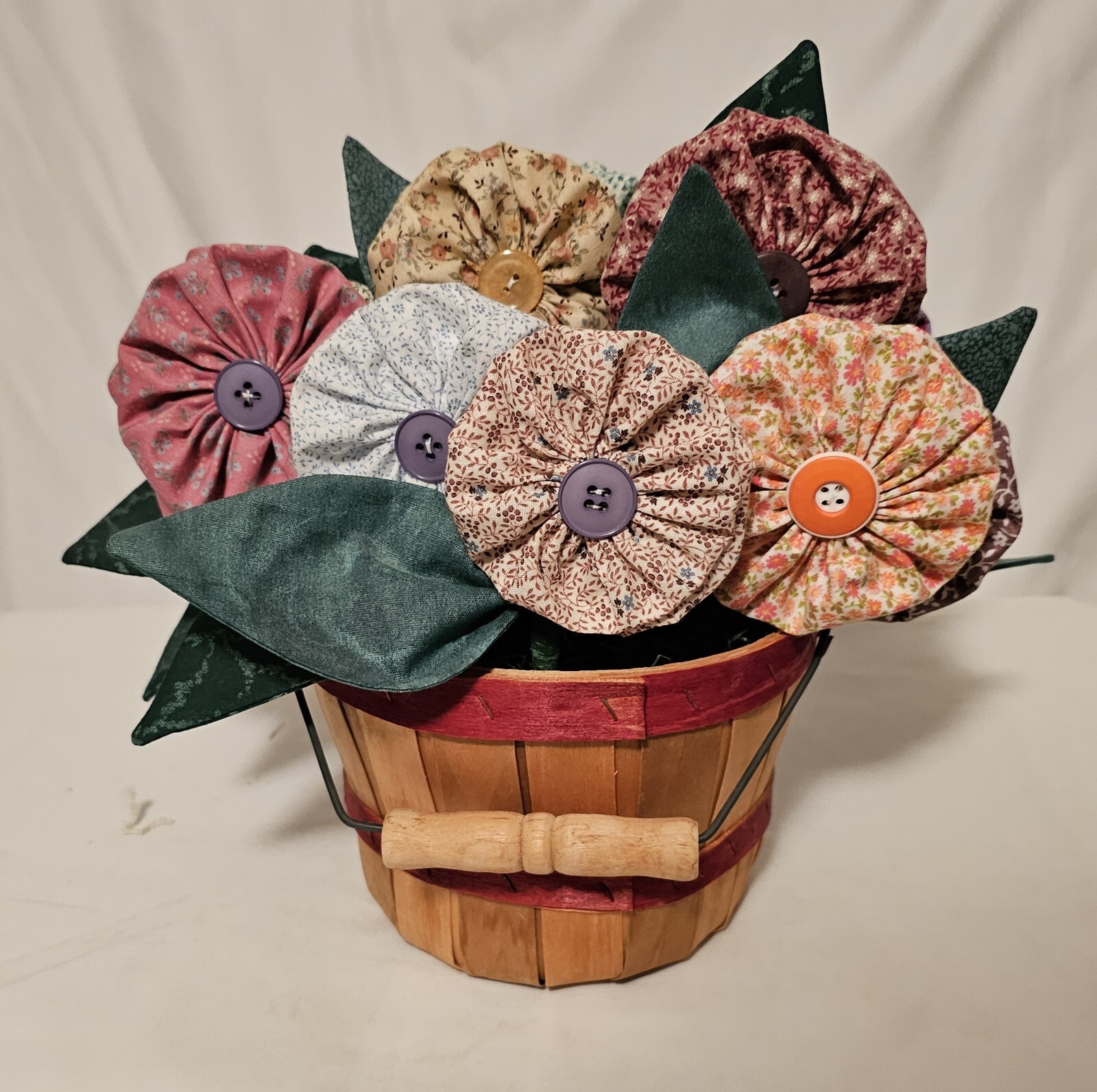 Quilters Look! Yo Yo Floral Bouquet In Basket.  Hand Made 10" Tall