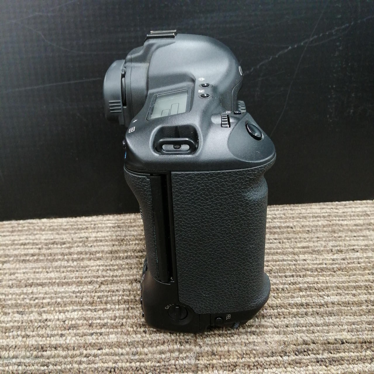 Canon EOS-1D Mark II DSLR Camera Body 8.2MP Used Japan