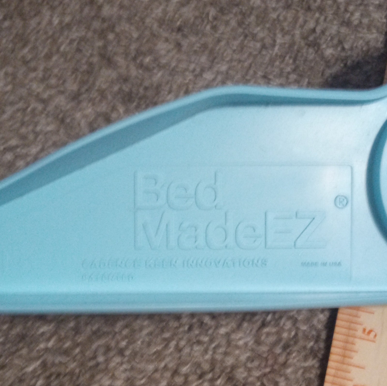 Bed MadeEZ Bed Making Tool Light Blue Plastic 16 in Mattress Lifter