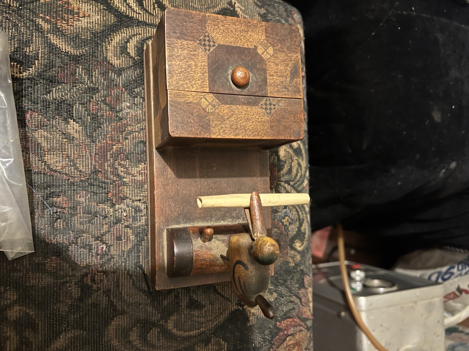 old cigarette machine