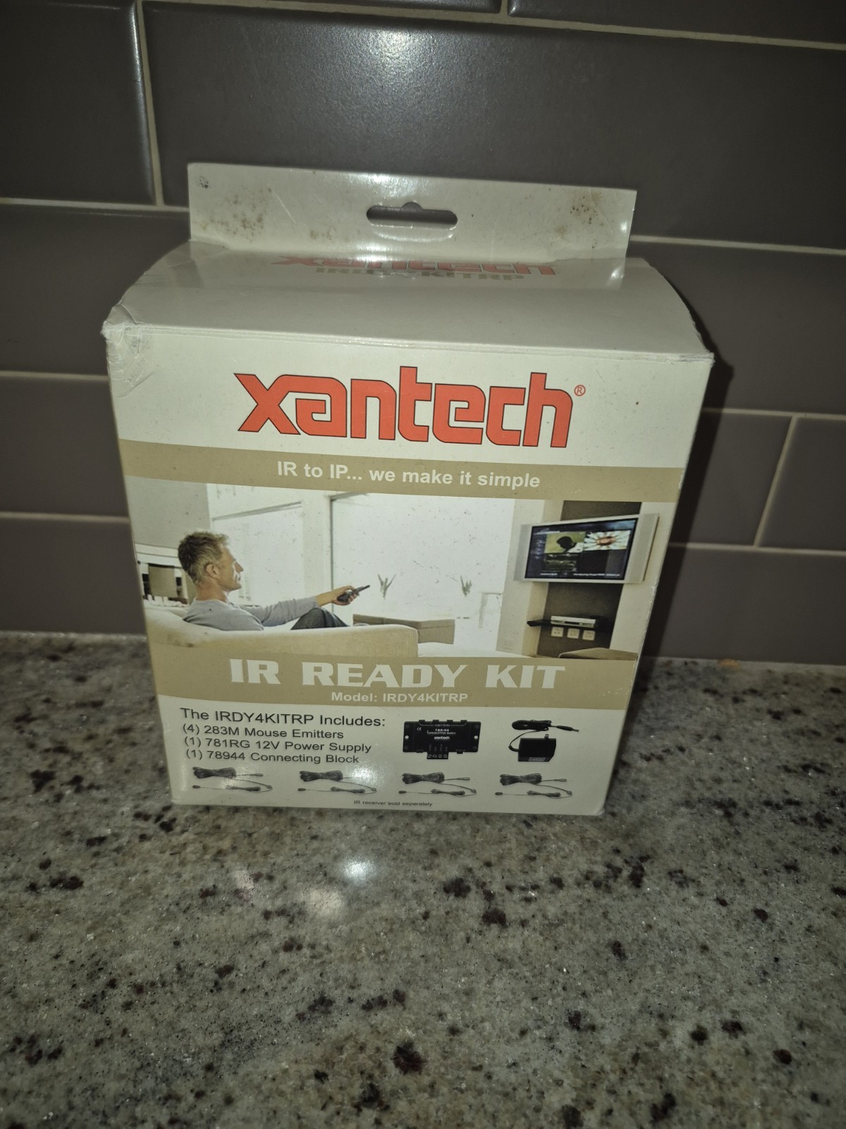 Xantech IRDY4KITRP IR Repeater Kit w/ 789-44 Block, 4 Emitters