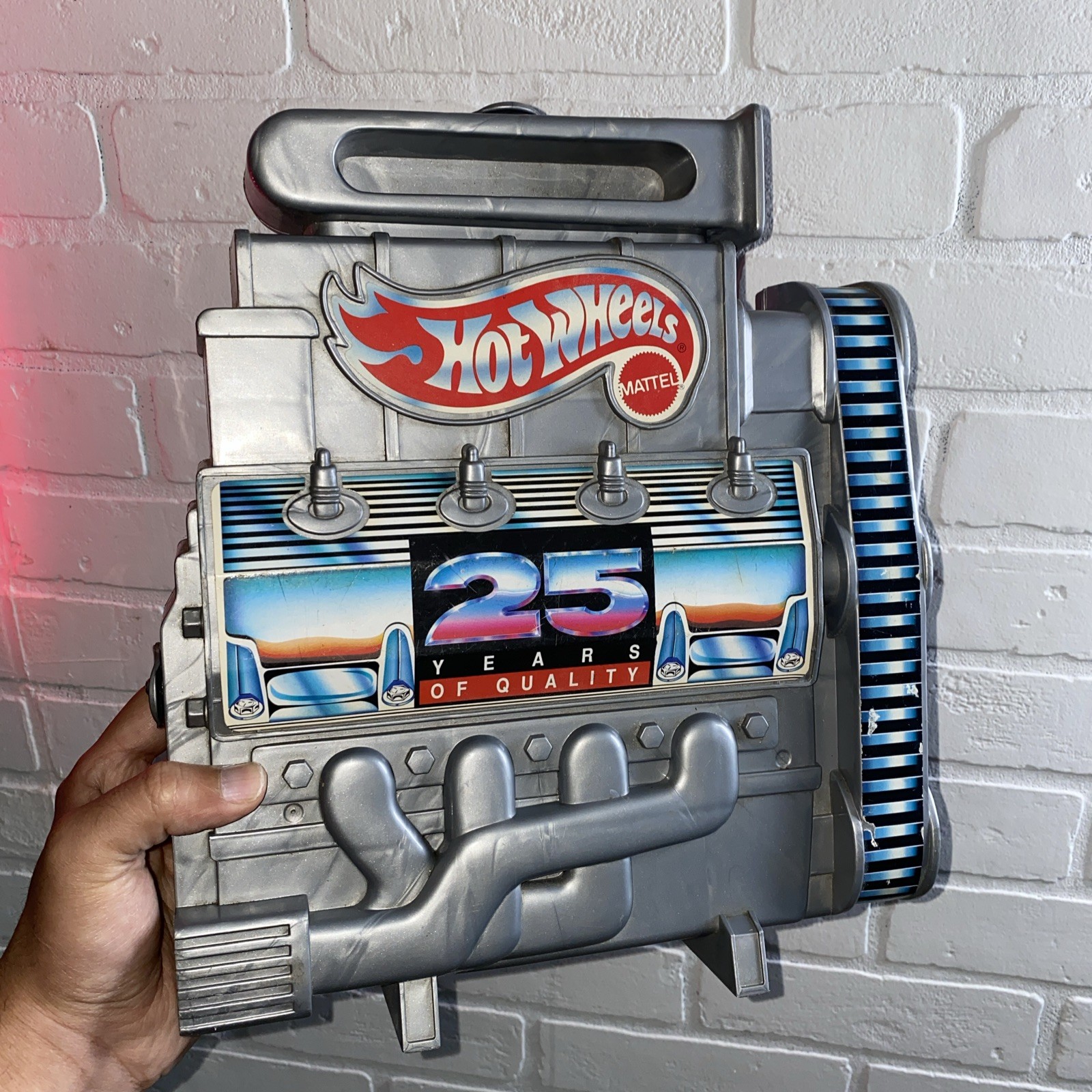 Mattel Hot Wheels Engine Car Carrying Case / Wall Display  1992 25Th Anniversary