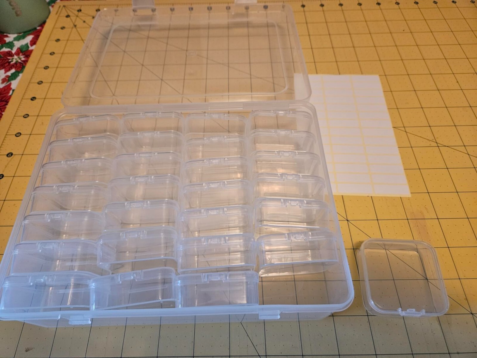 ZOQINI Bead Organizer Box, 28Pcs Small Clear Plastic 8.8 x 6.7 x 2.4 in