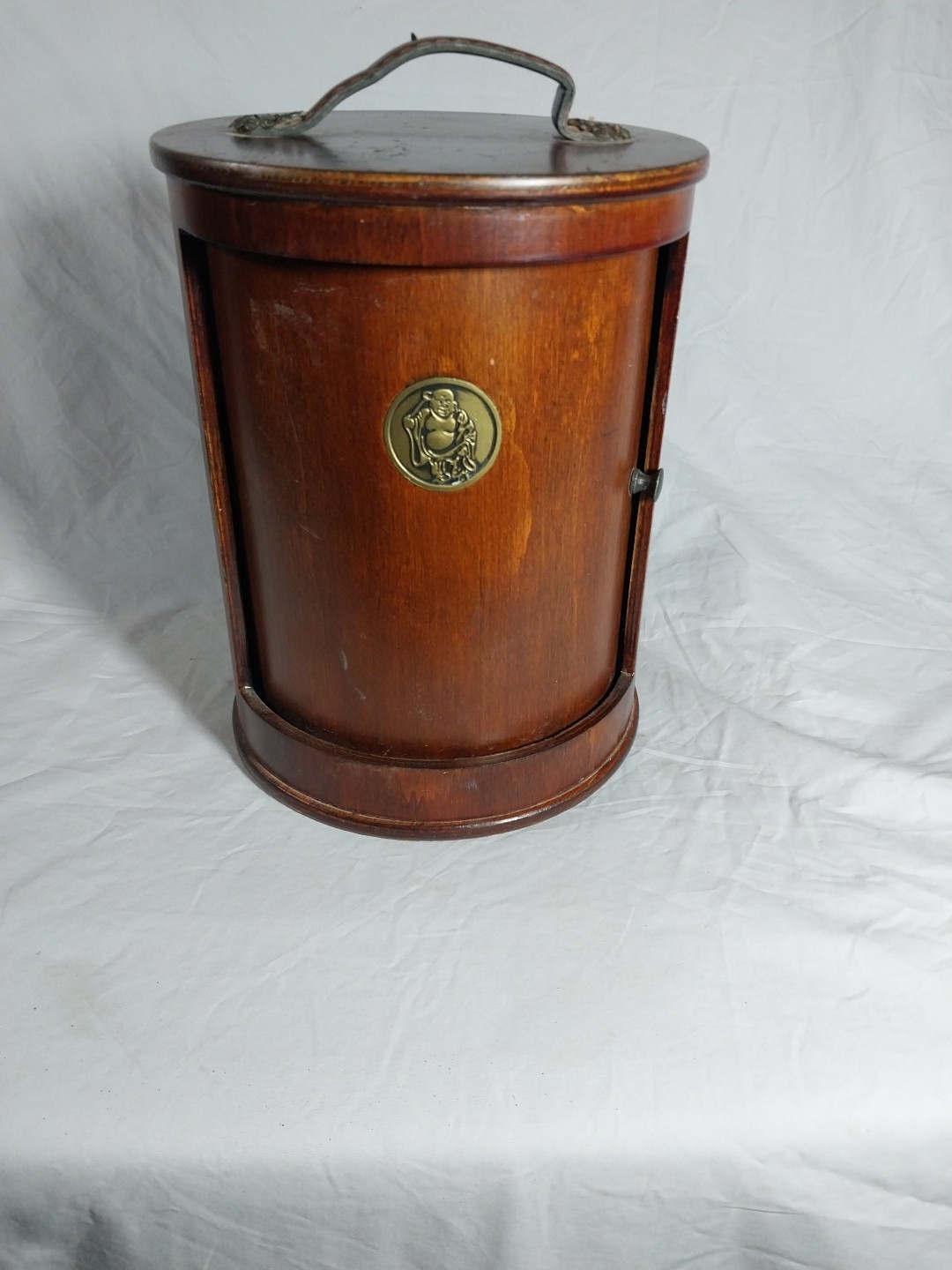 PYRAT RUM ROUND WOODEN BUDDA CASE WITH SLIDING DOOR USED