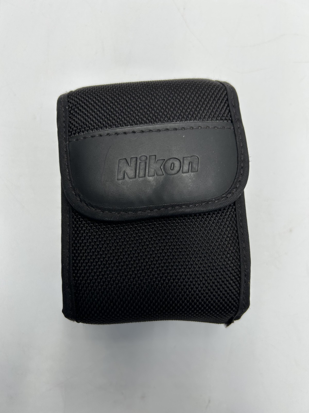 Nikon Coolshot 20i Range Finder and Case BUNDLE (C-102)