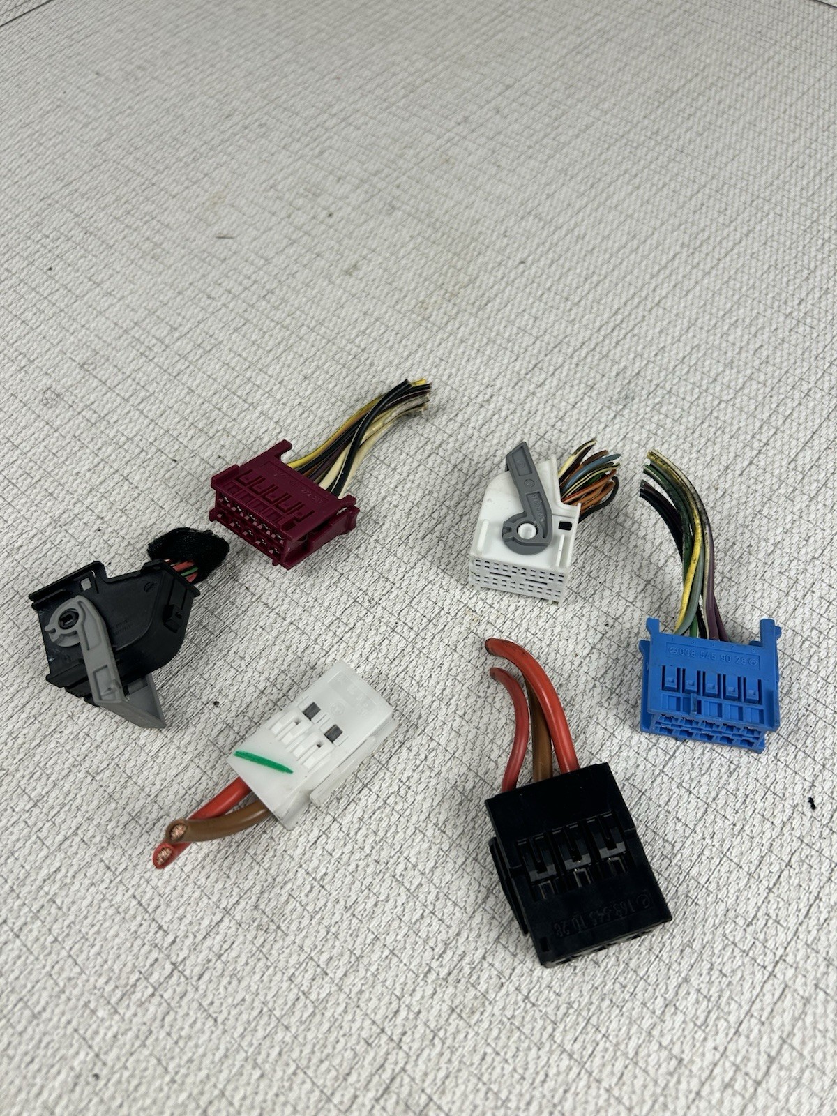 07-12 MERCEDES W164 ML320 GL450 FRONT SAM CONTROL MODULE WIRE CONNECTORS PLUGS
