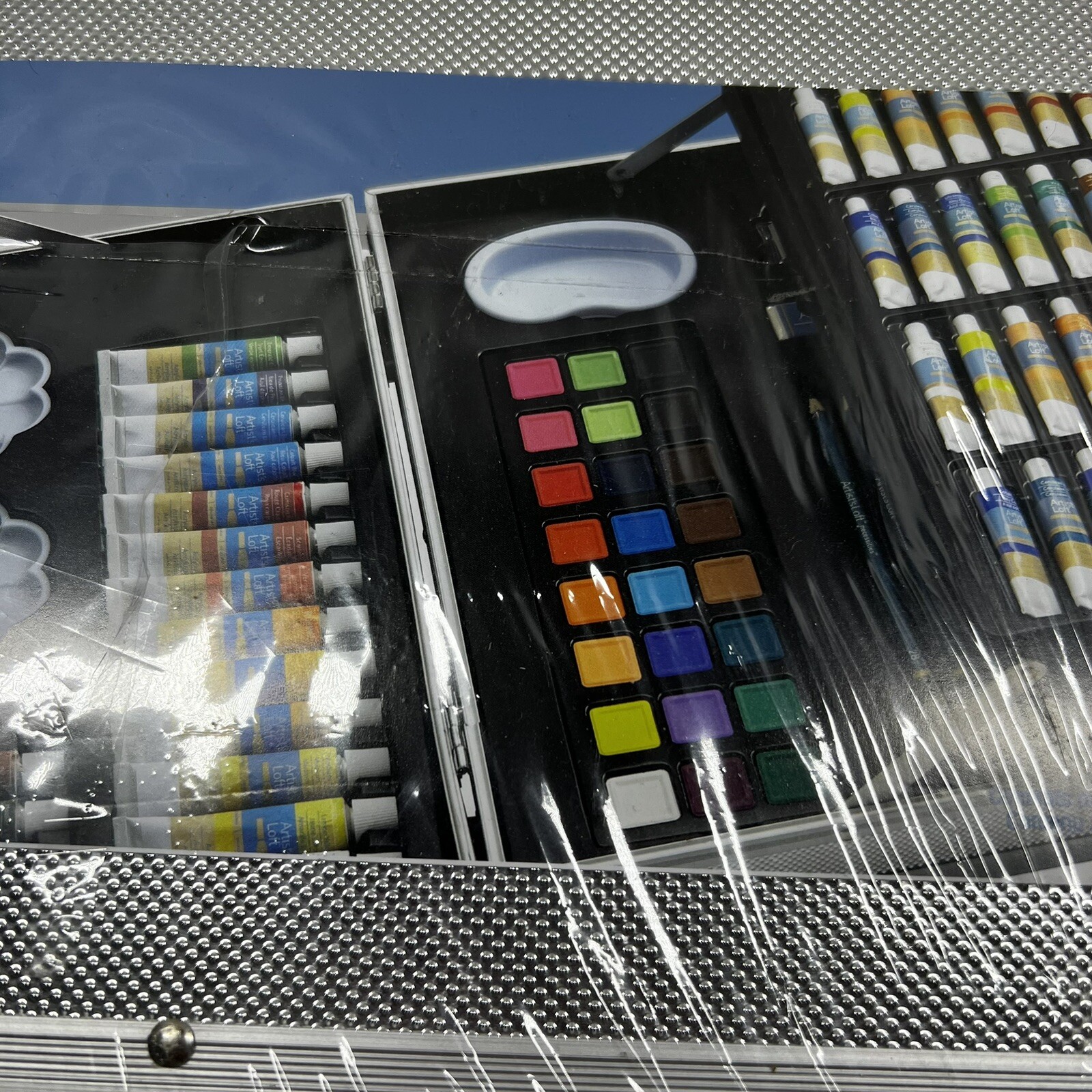 NEW Artist's Loft 126 Piece Multi Media Art Set in Metal Case #126391
