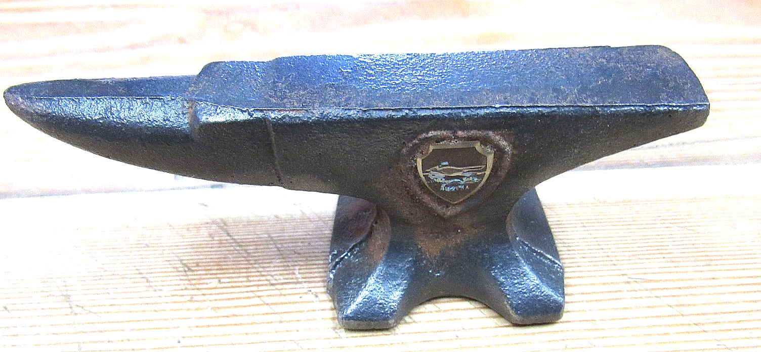 Vintage CAST IRON Mini Anvil Paperweight Blacksmith Jeweler Tool 11.2 Oz