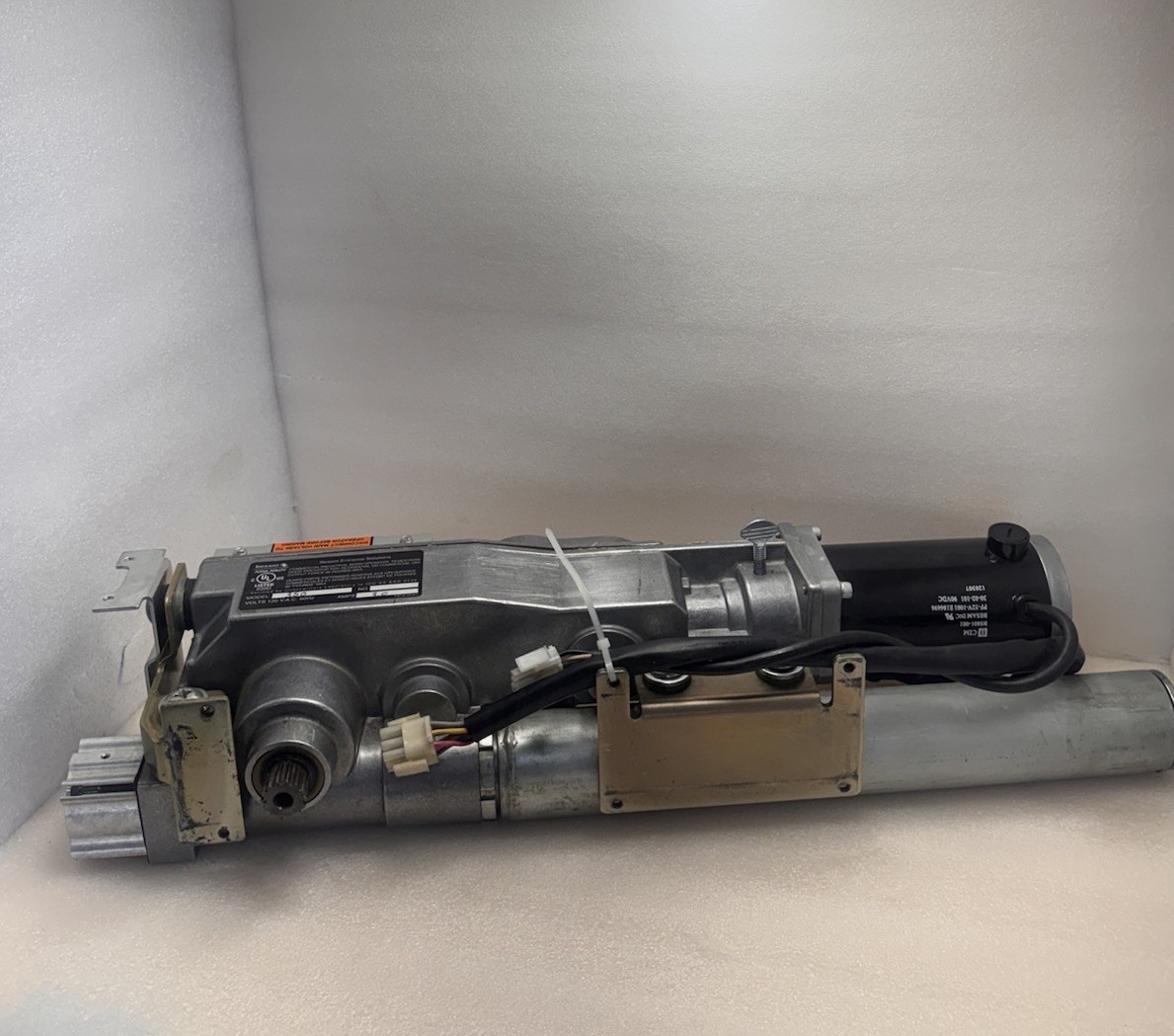 Besam Swingmaster 350 Door Operator Assembly RH R30-10-104R SEE DESC