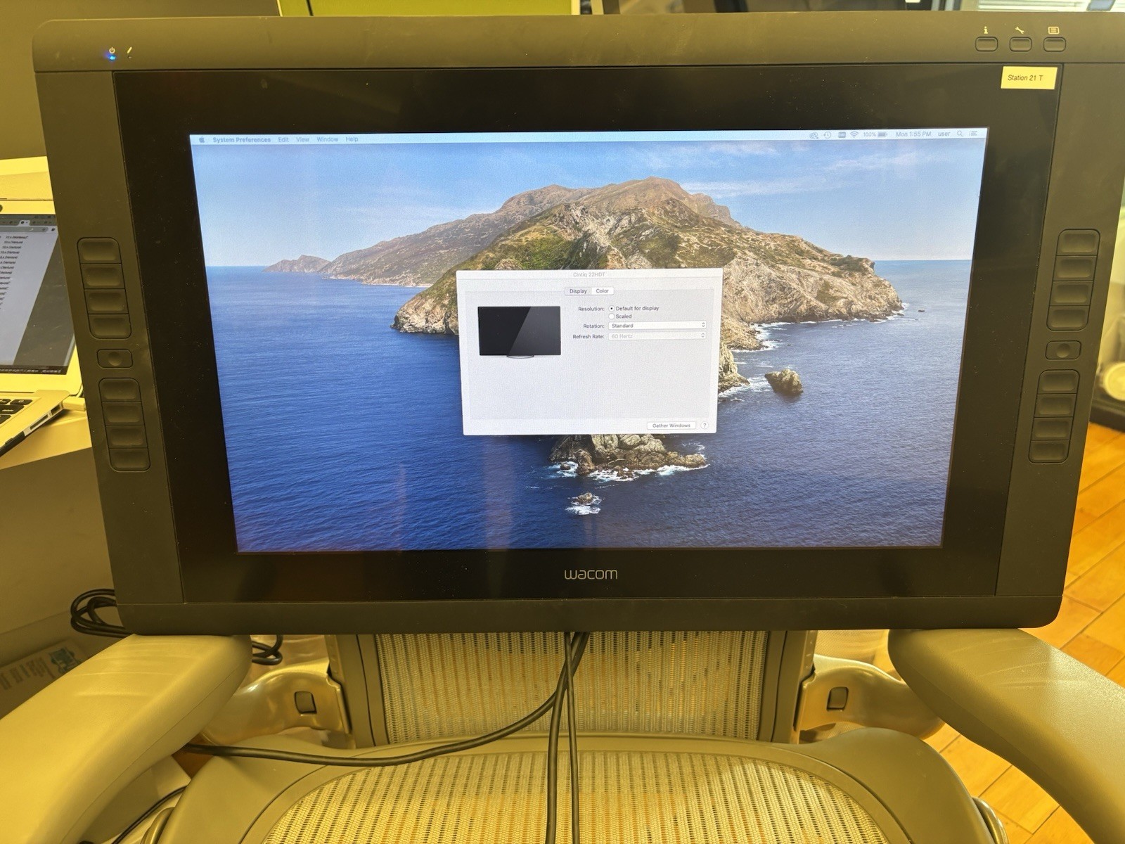 Wacom Cintiq 22HD DTK-2200/K  22-Inch Pen Display LCD Tablet and Stand (NO PEN)