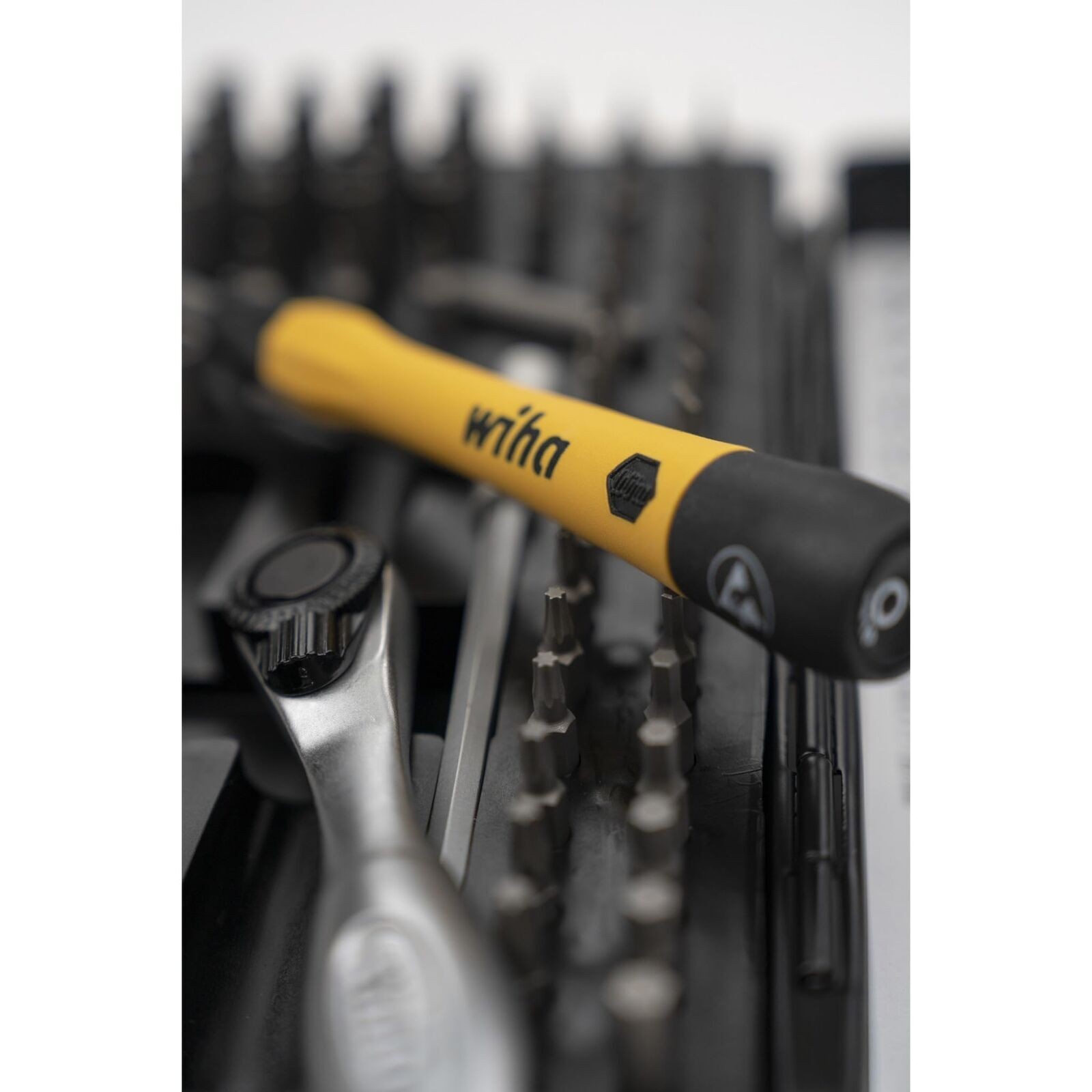65 Piece System 4 ESD Safe Master Technician Ratchet and MicroBits Set