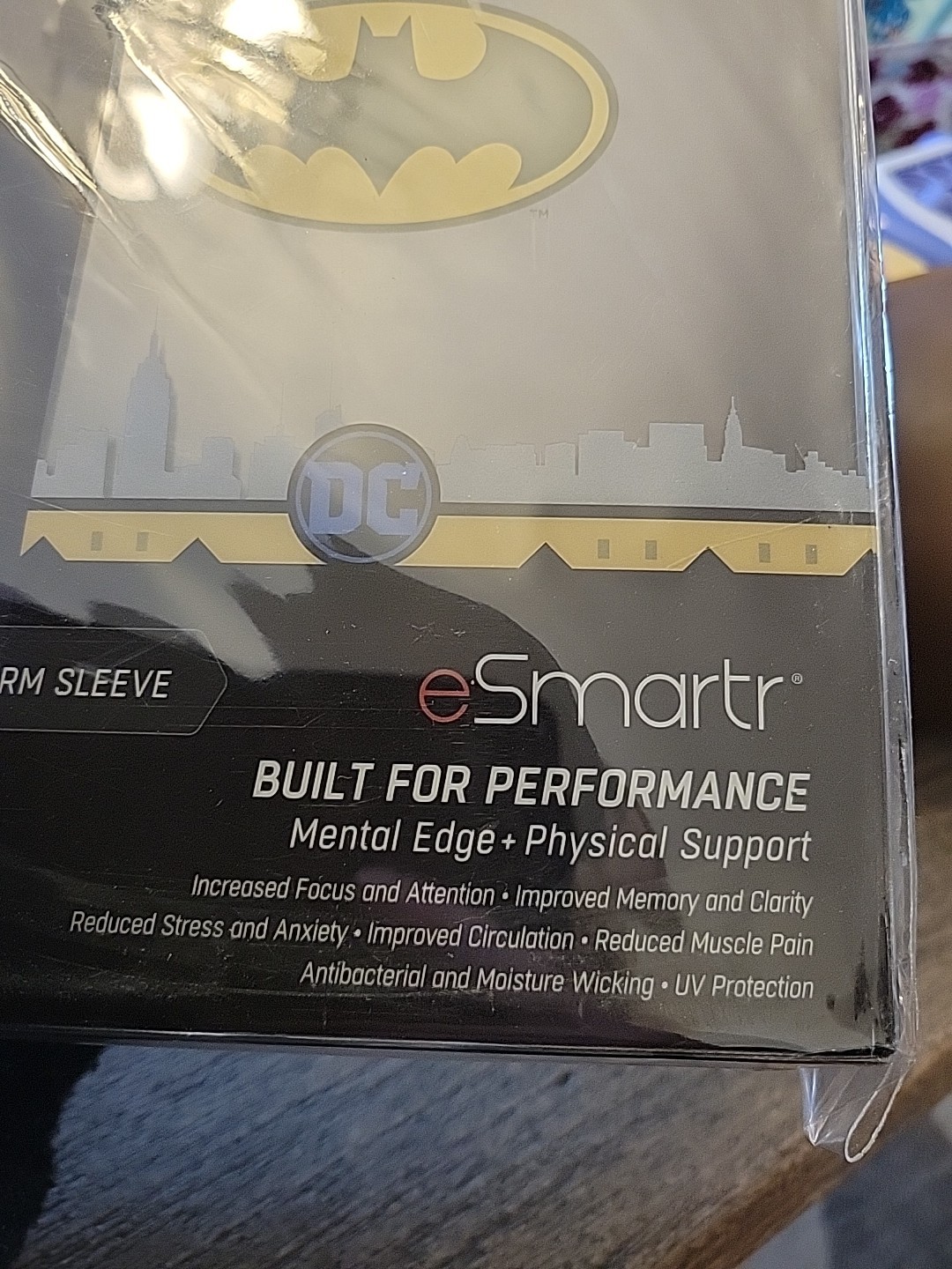 New e Smartr Smart Compression Forearm Sleeve Sz XL Batman
