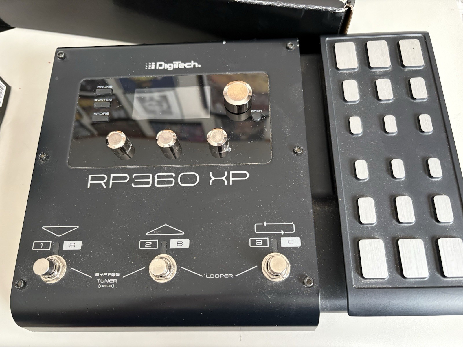 DigiTech RP360 XP Guitar Multi-Effect Processor Pedal FOR PARTS OR REPAIR!!