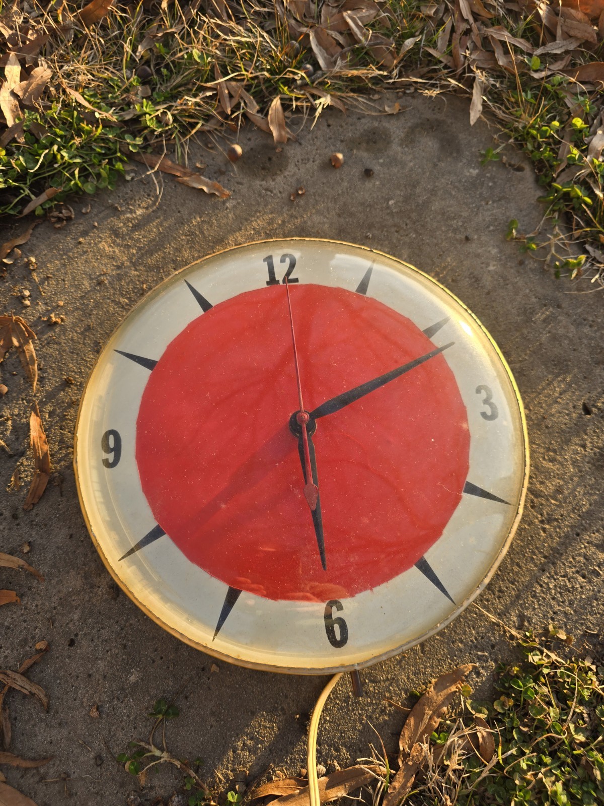 Vintage Electric Wall Clock Red Center Mid Century Modern Atomic Style
