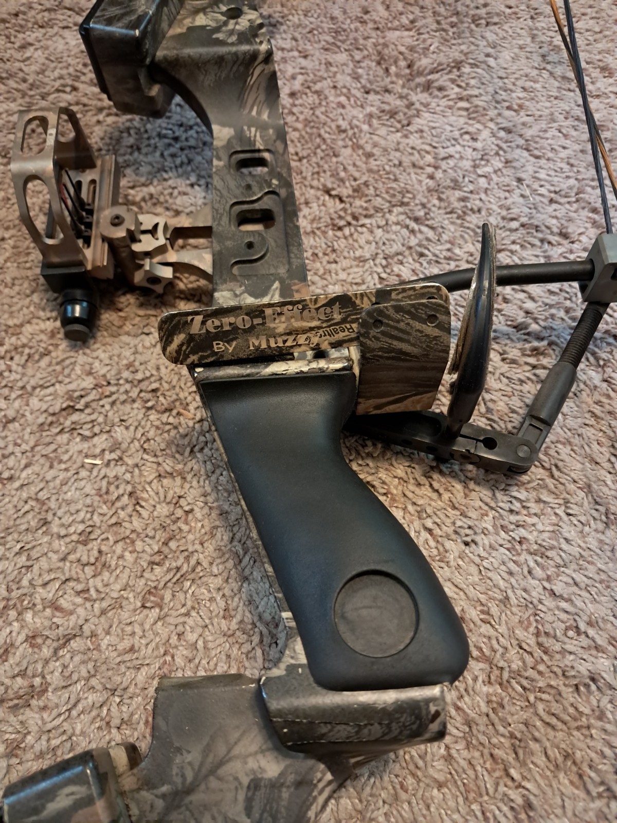 Golden Eagle SplitFire Right Hand Compound Bow 90lb / 29" Draw Length