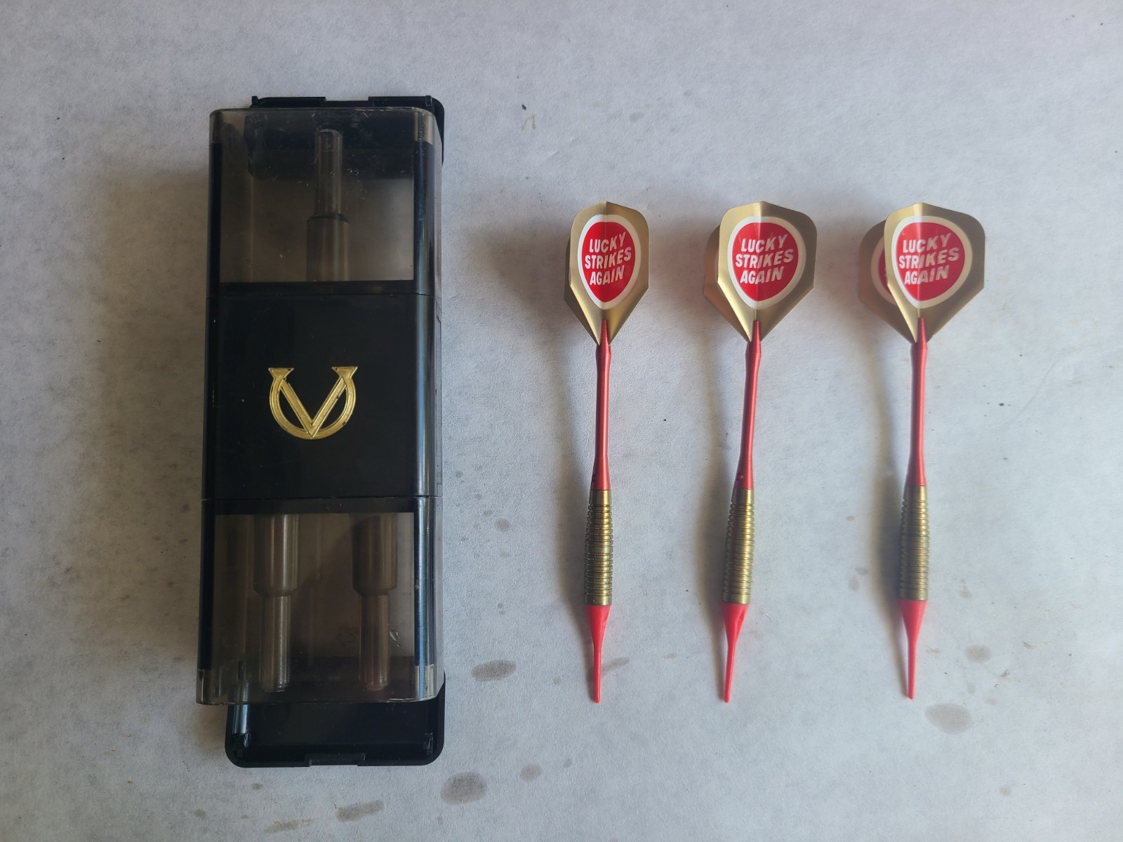 VC LUCKY STRIKE TOURNAMENT DART Set of 3 SOFT TIP Hard Case Spare Tips VERY RARE