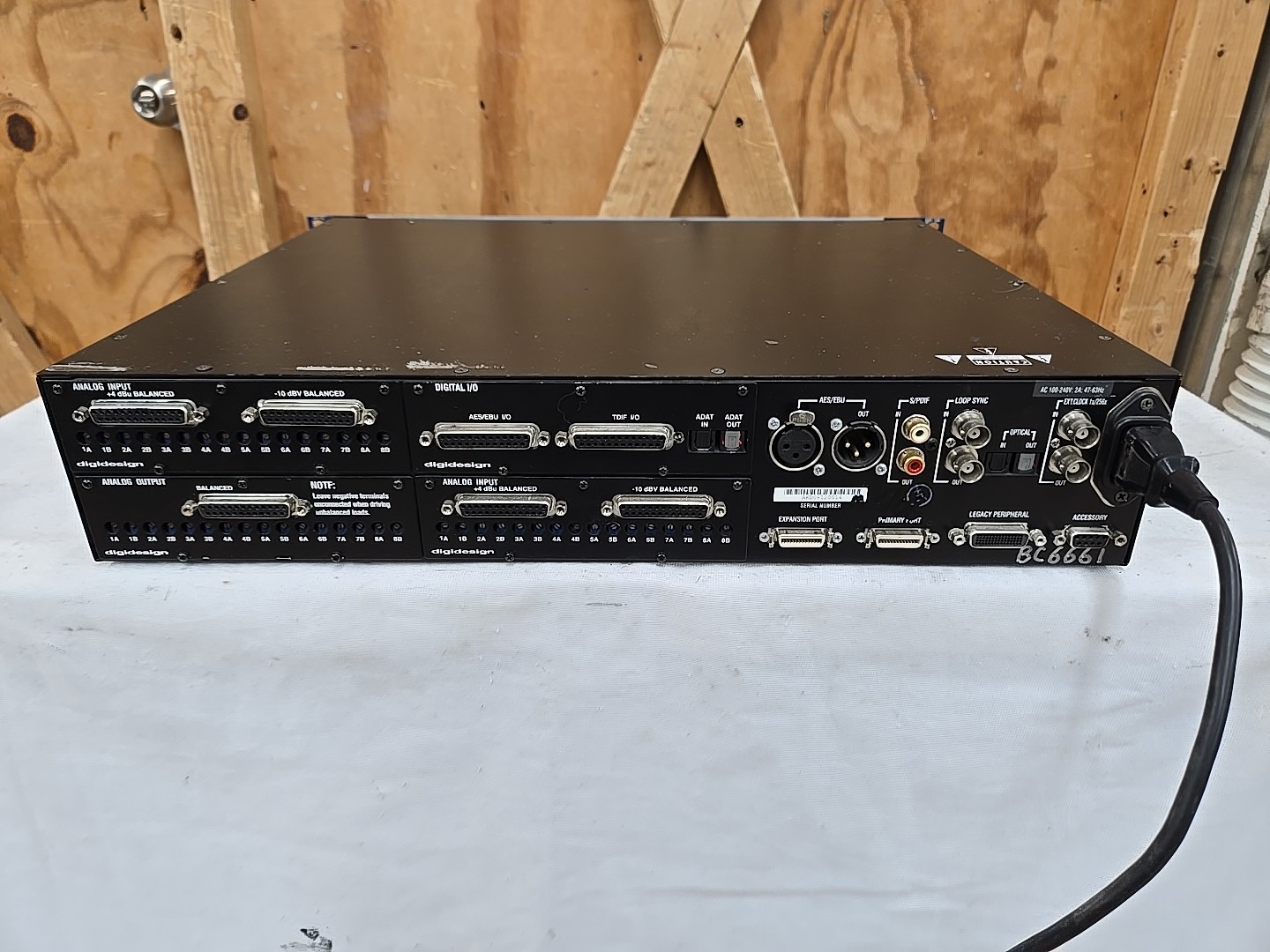 Digidesign 192 Pro Tools HD Interface 2 Analog In, 1 Analog Out, 1 Digital I/O