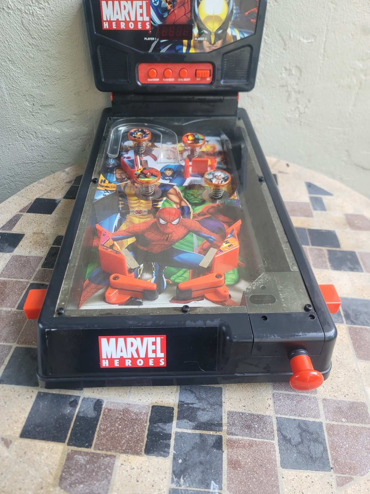 Marvel Heroes 2006 Table-Top Mini Pinball Machine WORKS 19" Play Area