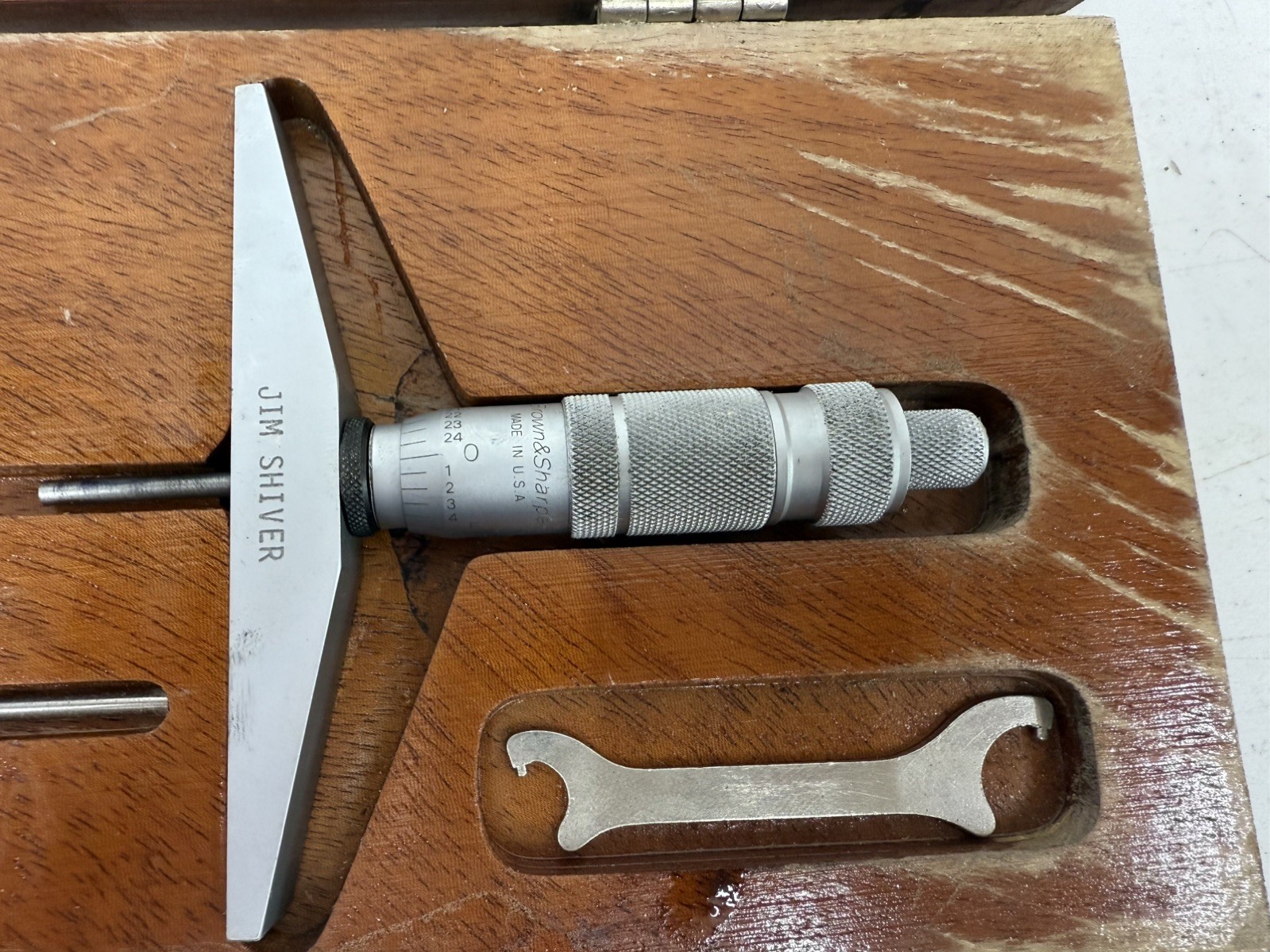 BROWN & SHARPE 0-6" DEPTH MICROMETER X .0001"