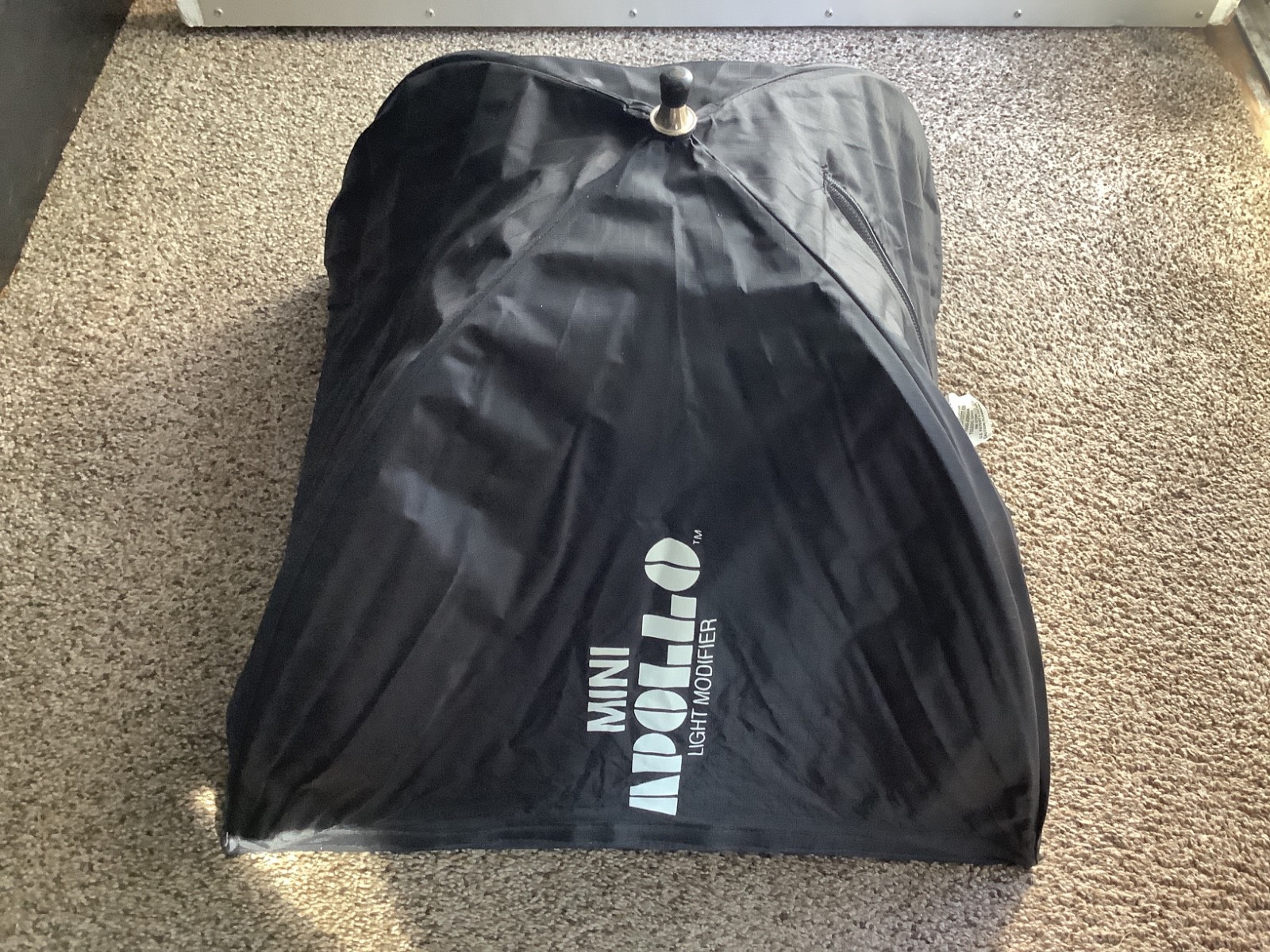 WESTCOTT / APOLLO MINI LIGHT MODIFIER / SOFTBOX - 18" X 18"